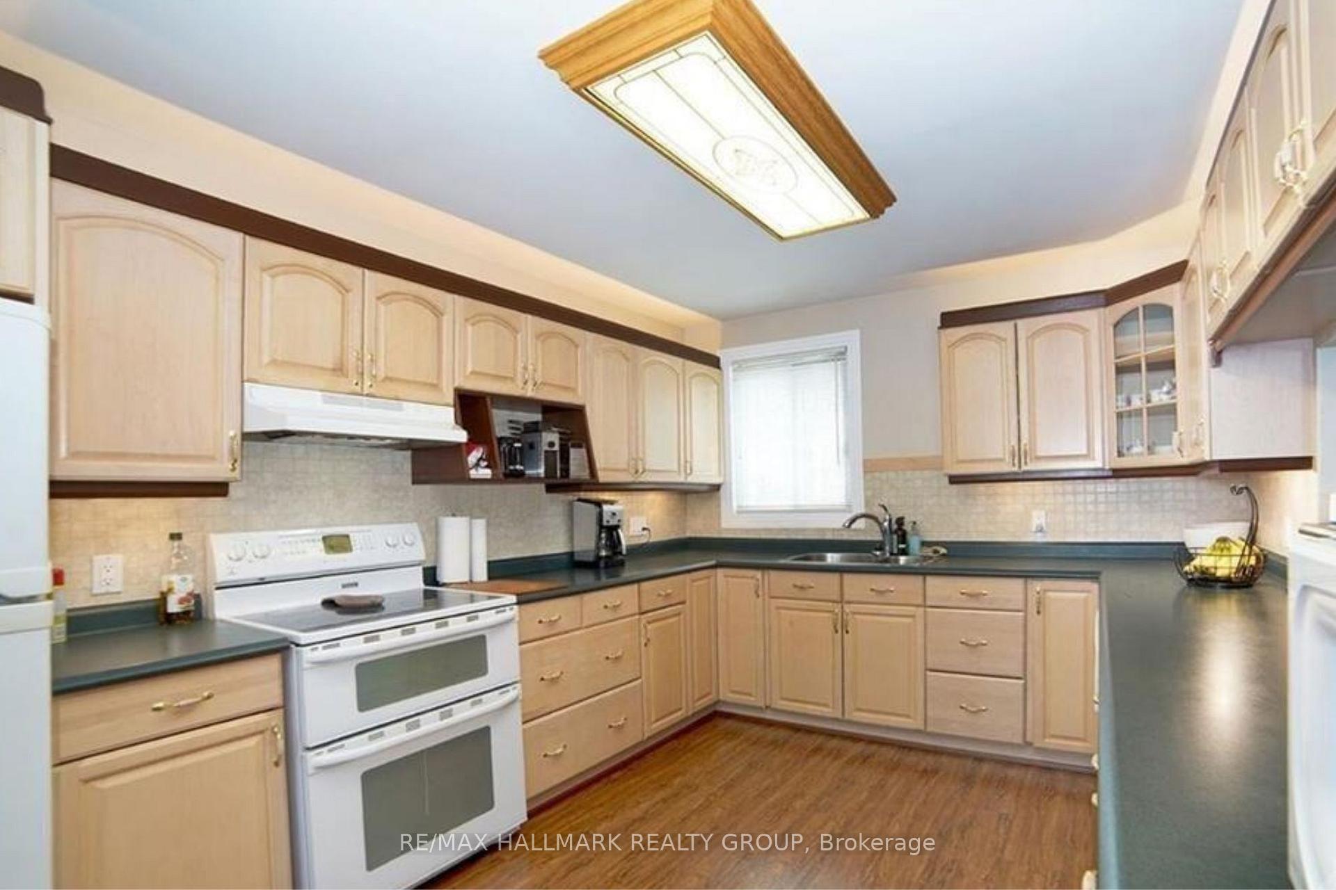 Photo 6 of 515 Guy Street, Ottawa, Overbrook/Castle Heights — HOMEH
