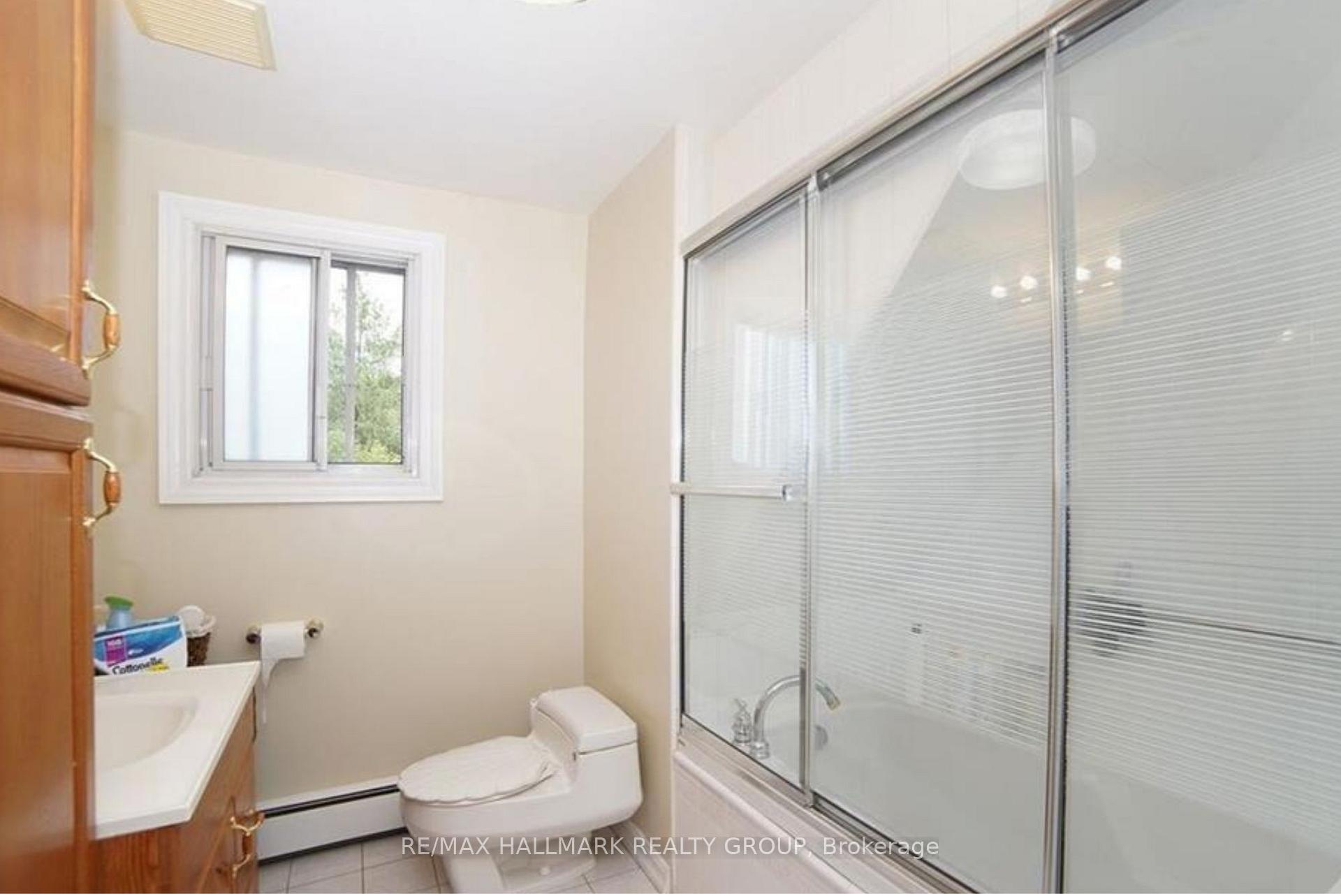 Photo 11 of 515 Guy Street, Ottawa, Overbrook/Castle Heights — HOMEH