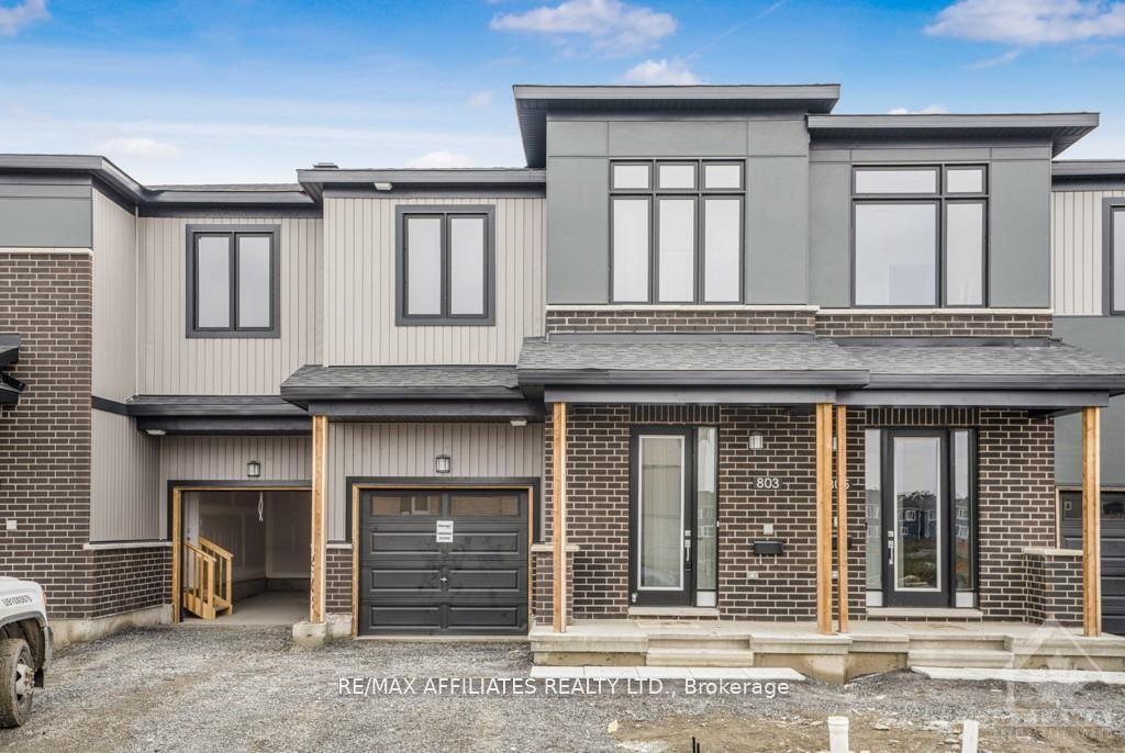 Front of 803 Voie Cerulean Way