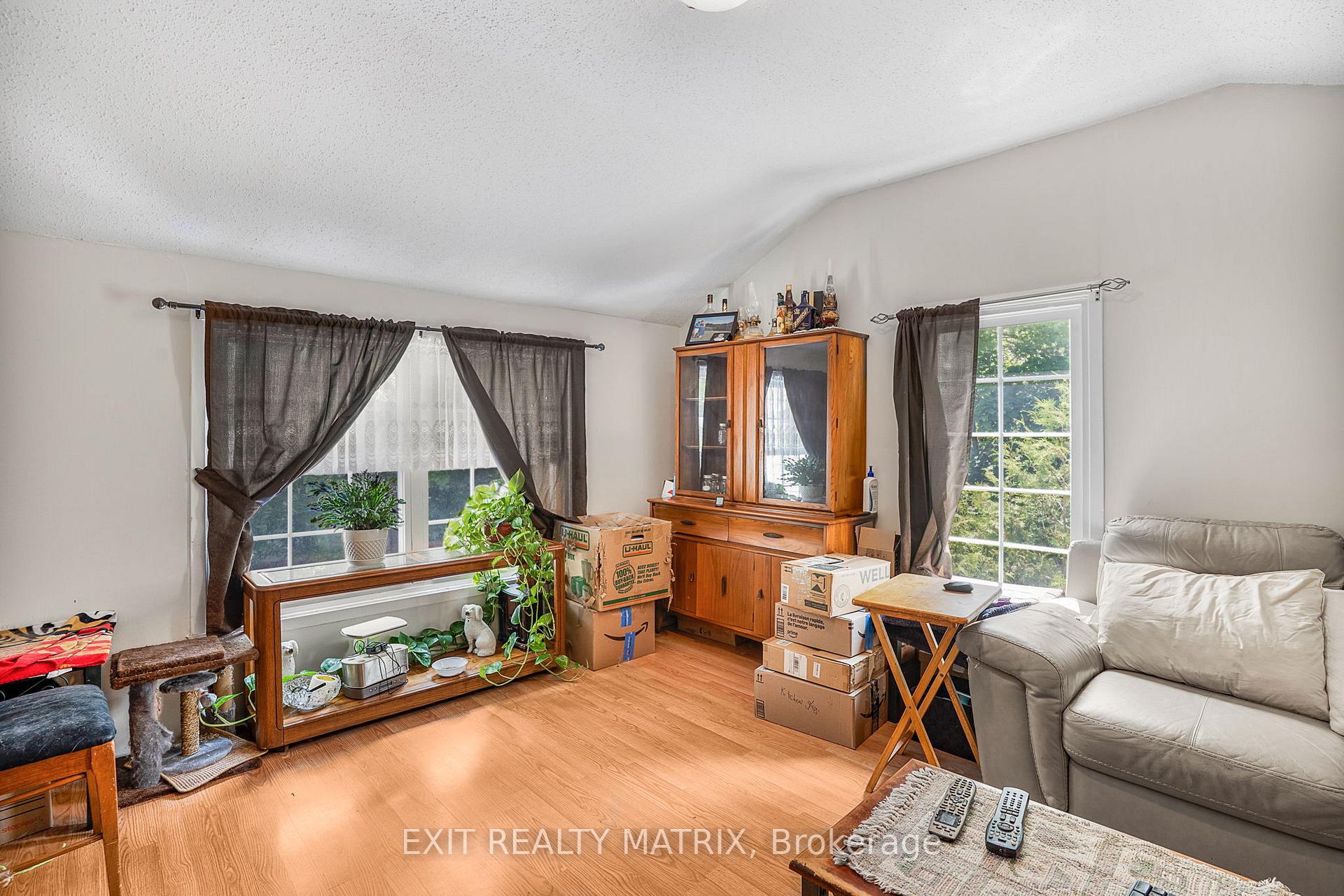 Photo 8 of 98 Albert Street, North Dundas, Chesterville — HOMEH