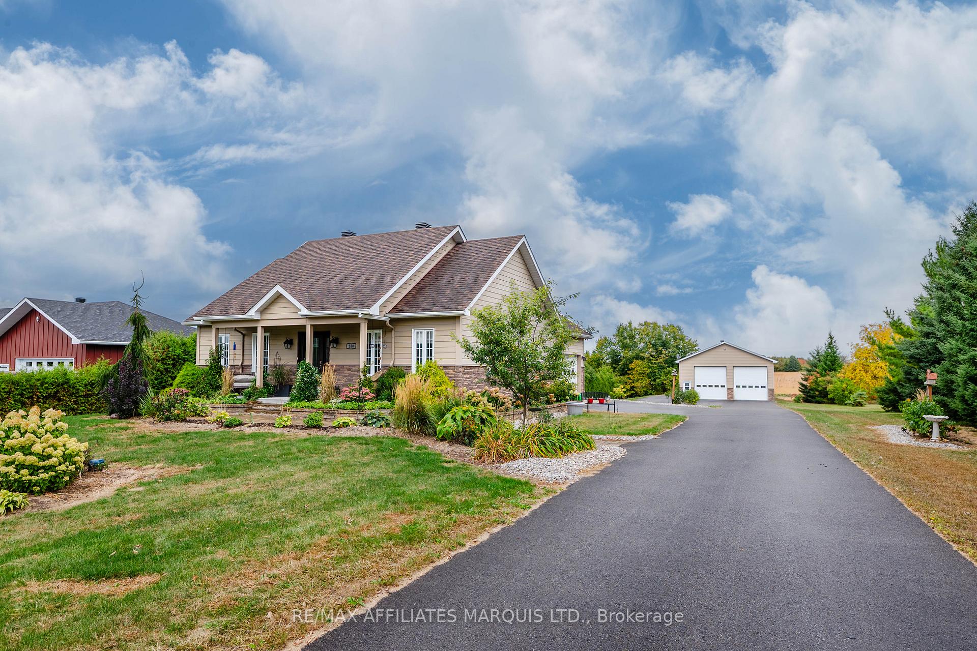 Photo 2 of 100 Front Street E, North Glengarry, Alexandria — HOMEH