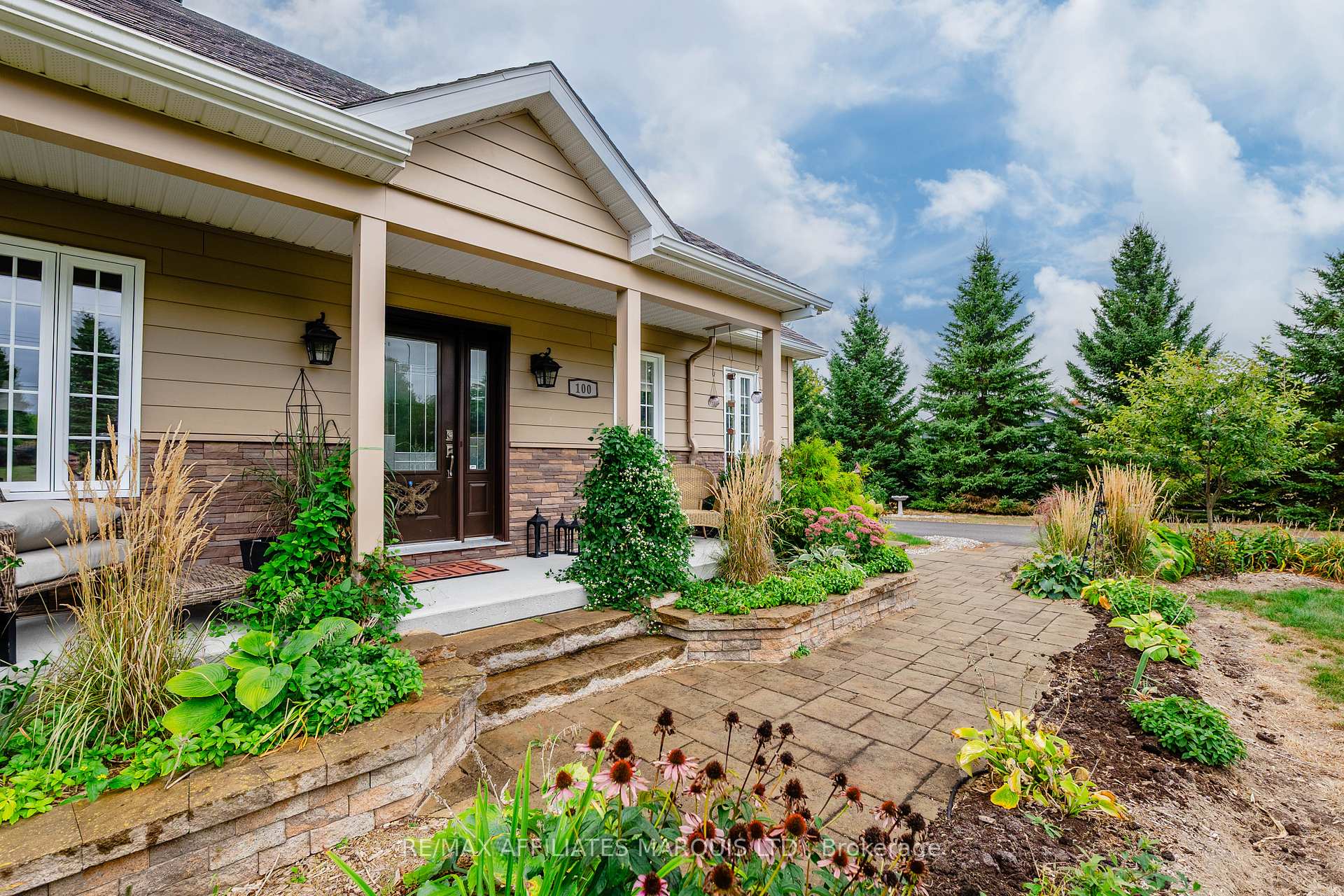 Photo 9 of 100 Front Street E, North Glengarry, Alexandria — HOMEH