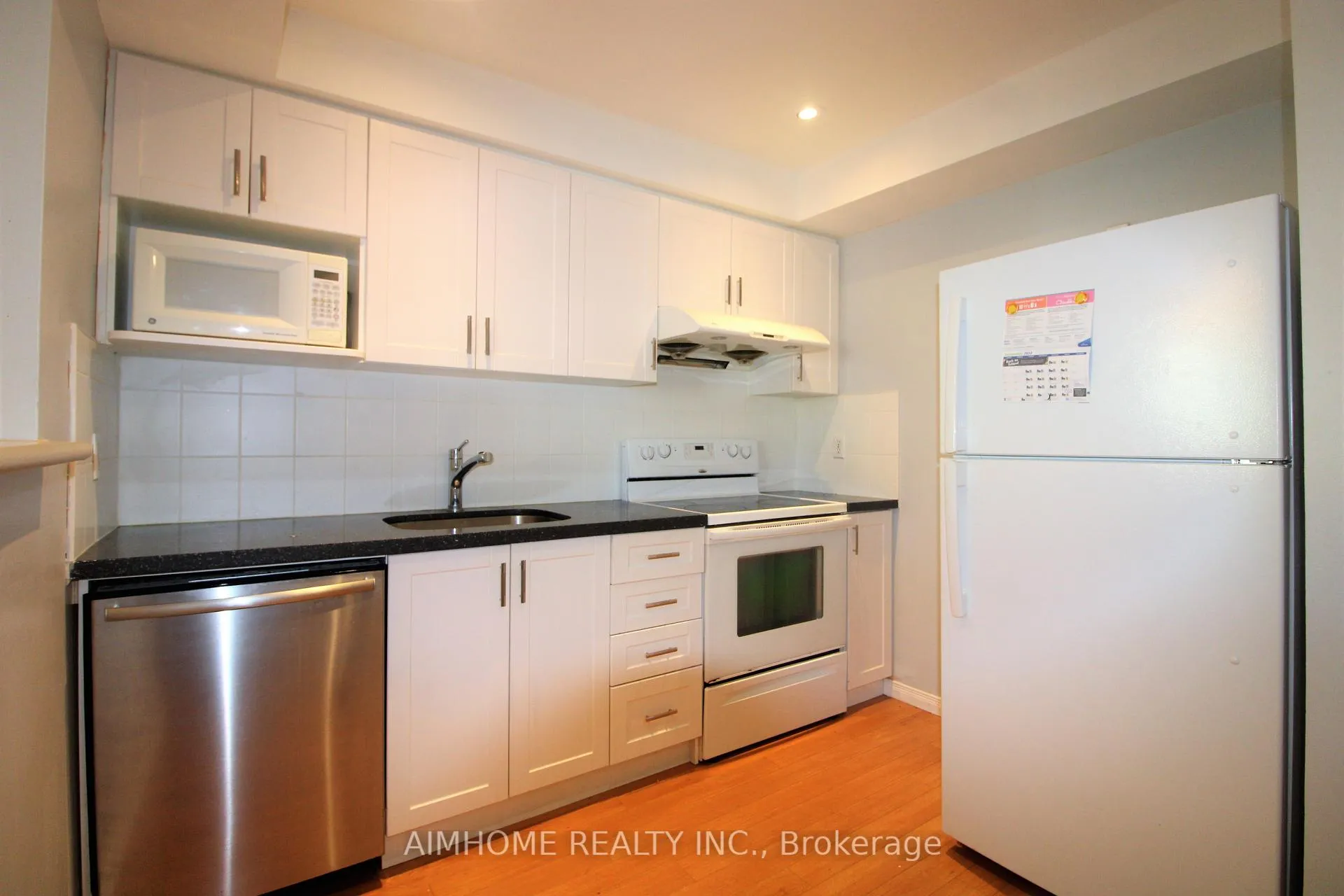 Photo 5 of 355 Crowder Boulevard, Newmarket, Gorham-College Manor — HOMEH