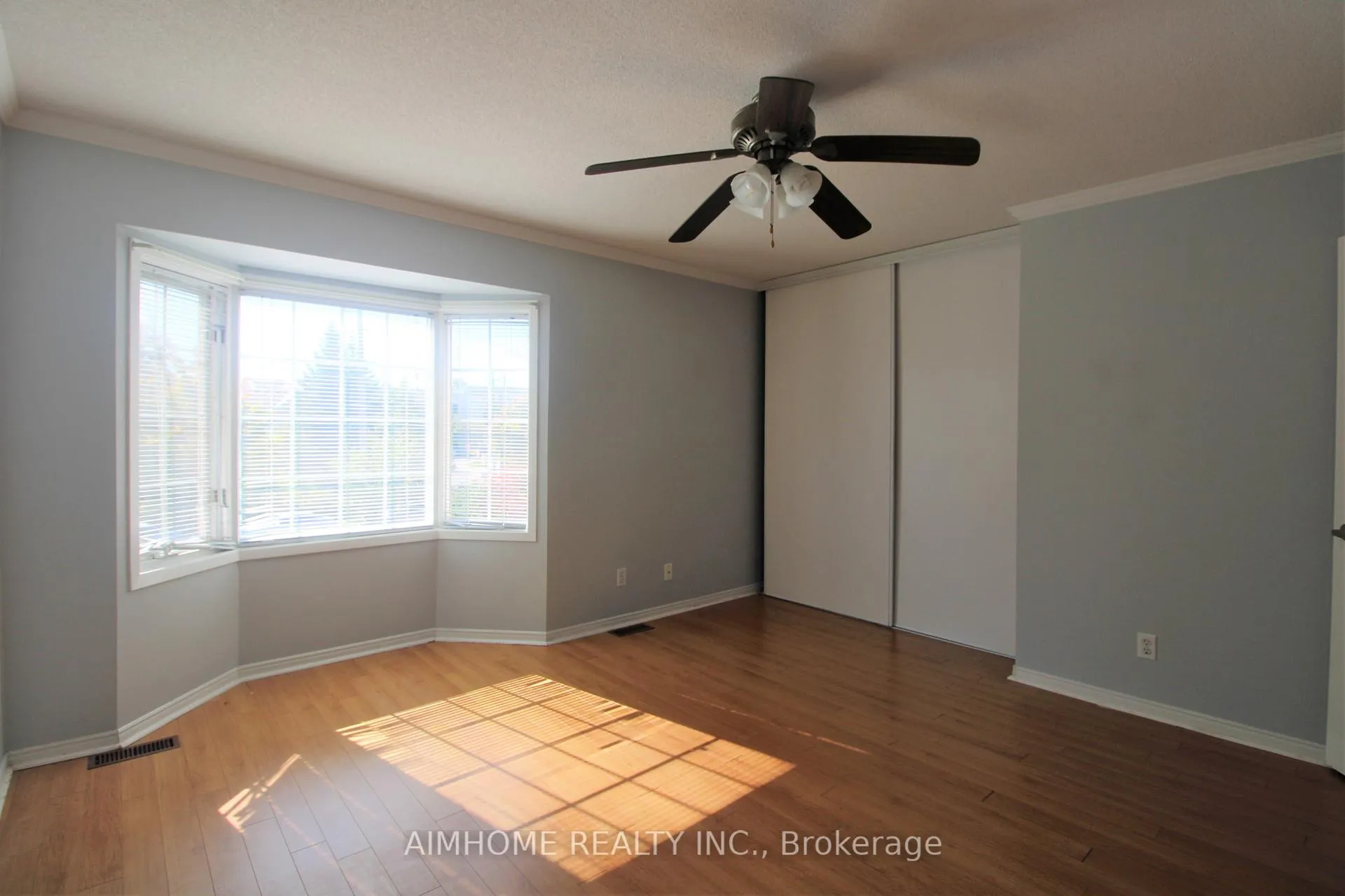 Photo 11 of 355 Crowder Boulevard, Newmarket, Gorham-College Manor — HOMEH