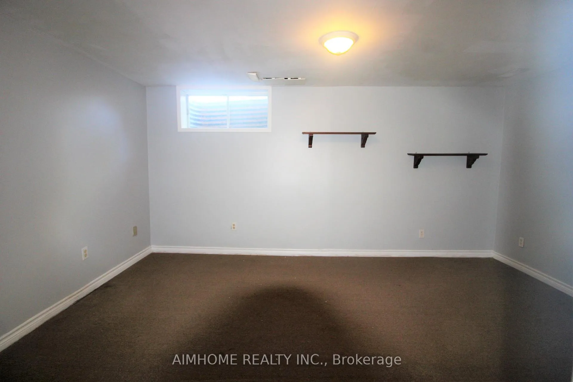 Photo 15 of 355 Crowder Boulevard, Newmarket, Gorham-College Manor — HOMEH
