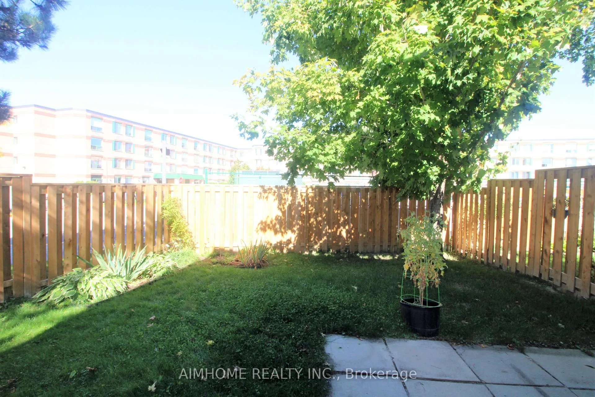 Photo 17 of 355 Crowder Boulevard, Newmarket, Gorham-College Manor — HOMEH