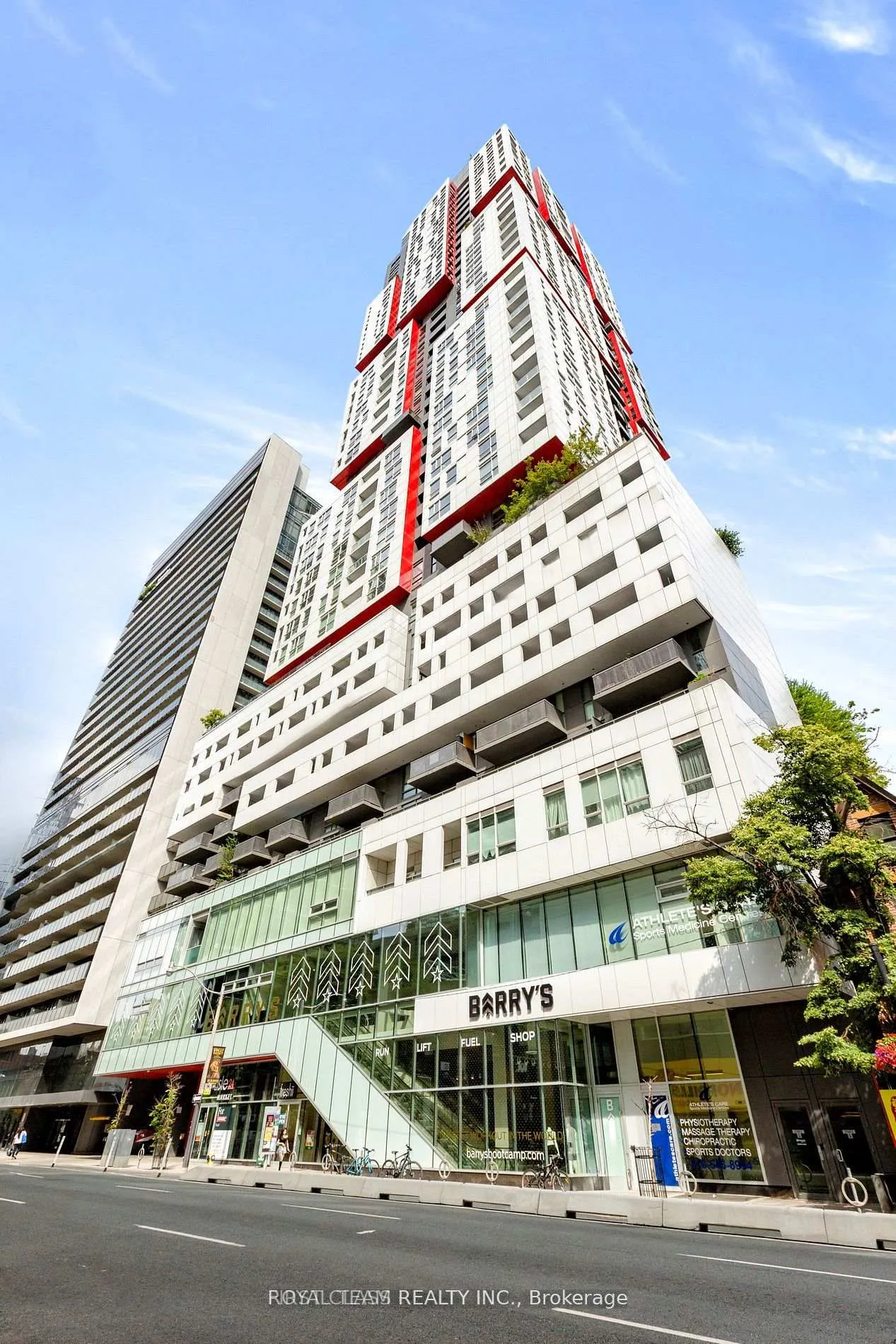 Front of Unit 2408, 318 Richmond Street W