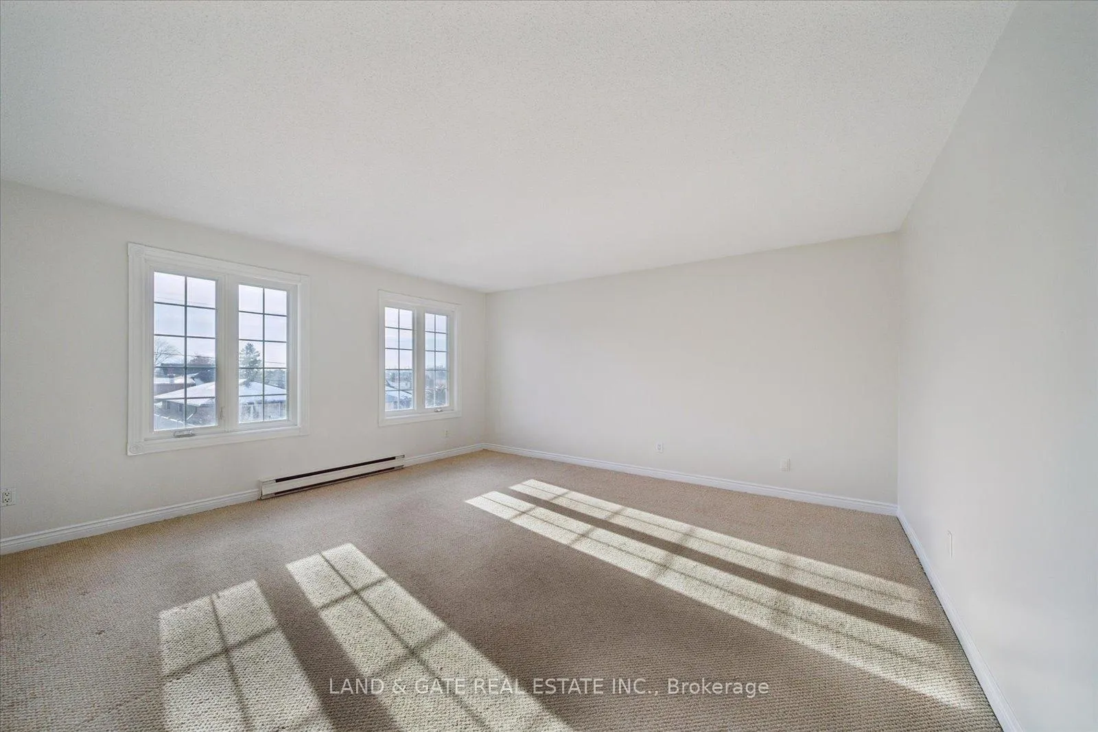 Photo 5 of Unit #3, 314 Hillside Avenue, Oshawa, Vanier — HOMEH