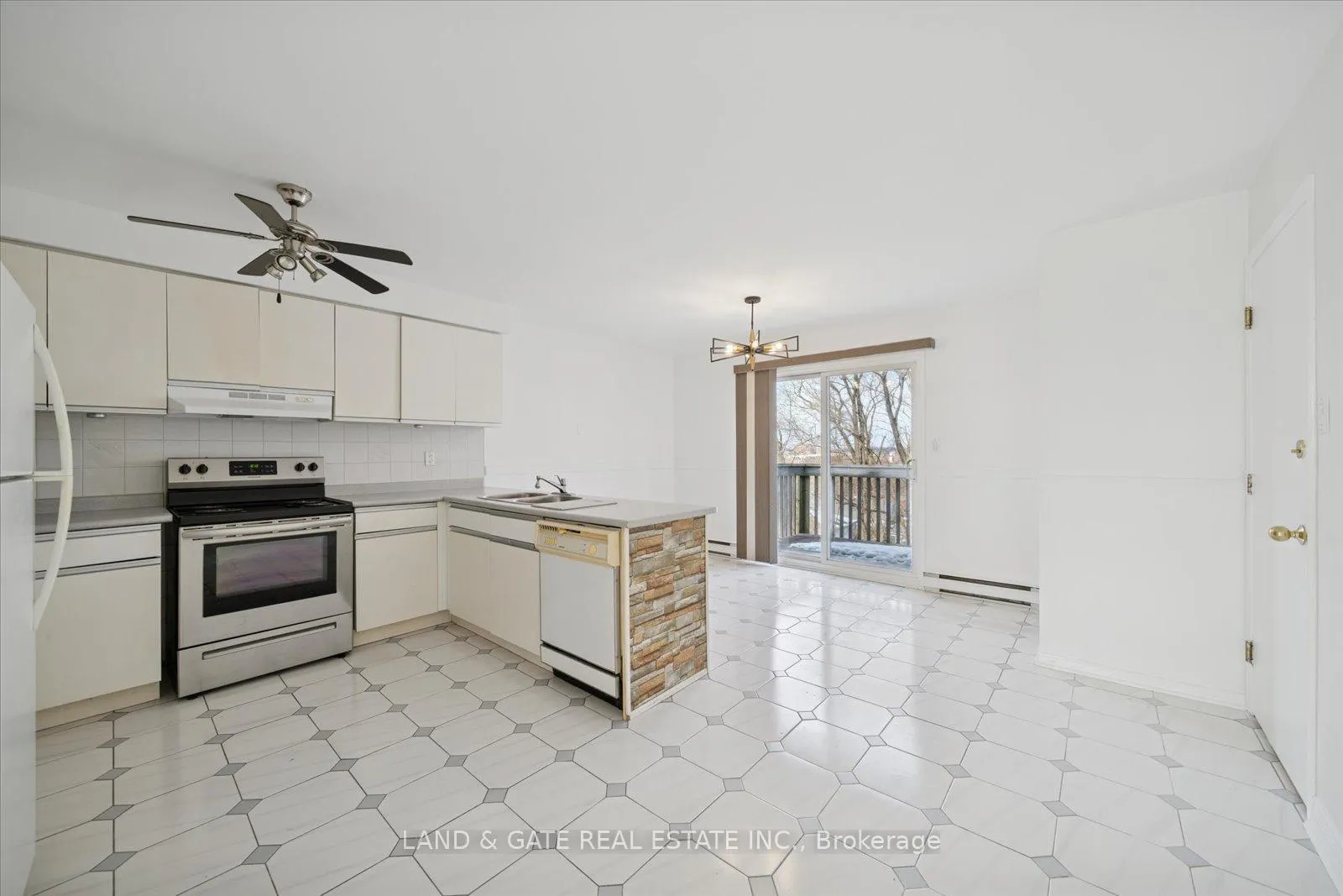 Photo 8 of Unit #3, 314 Hillside Avenue, Oshawa, Vanier — HOMEH