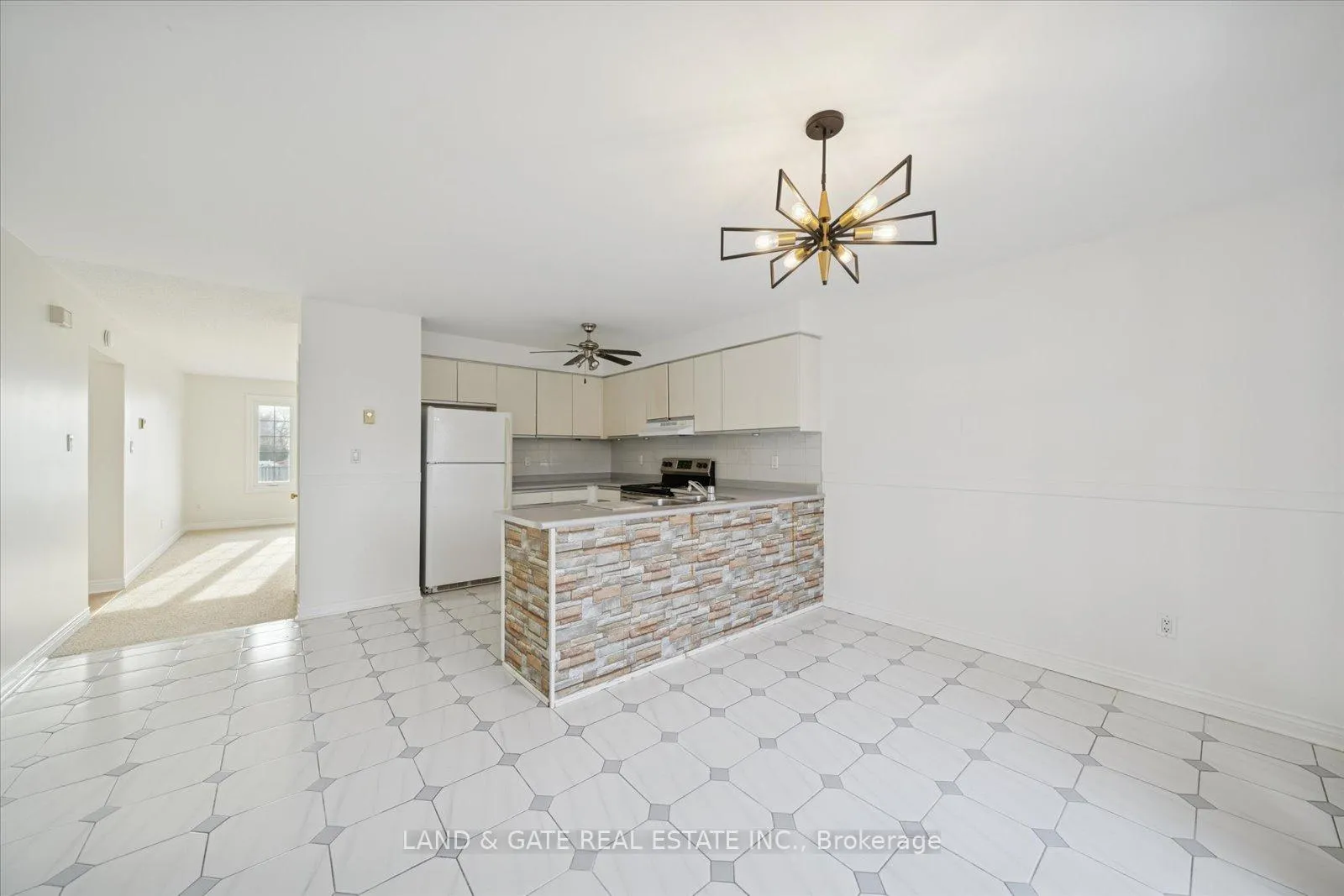 Photo 11 of Unit #3, 314 Hillside Avenue, Oshawa, Vanier — HOMEH