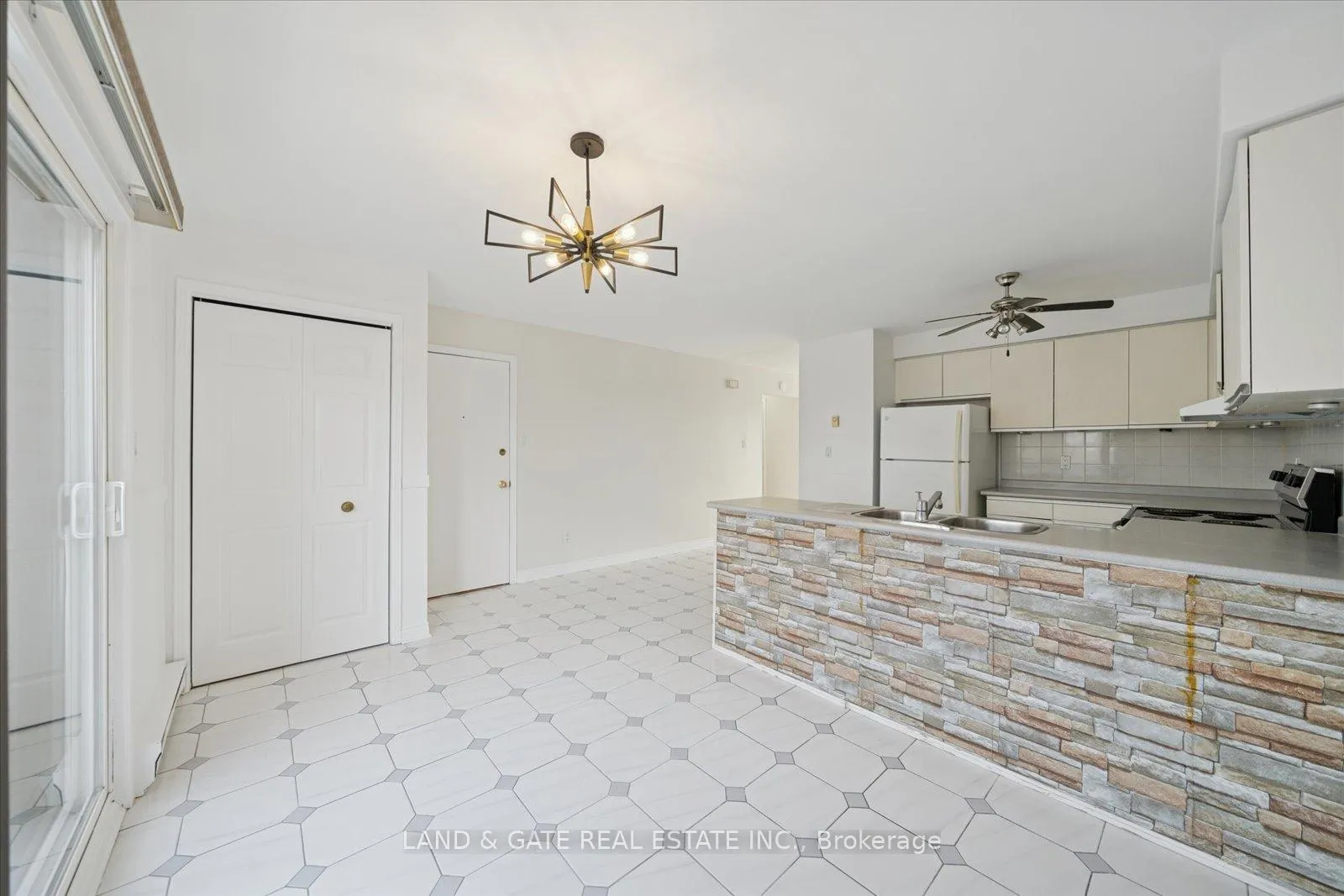 Photo 13 of Unit #3, 314 Hillside Avenue, Oshawa, Vanier — HOMEH