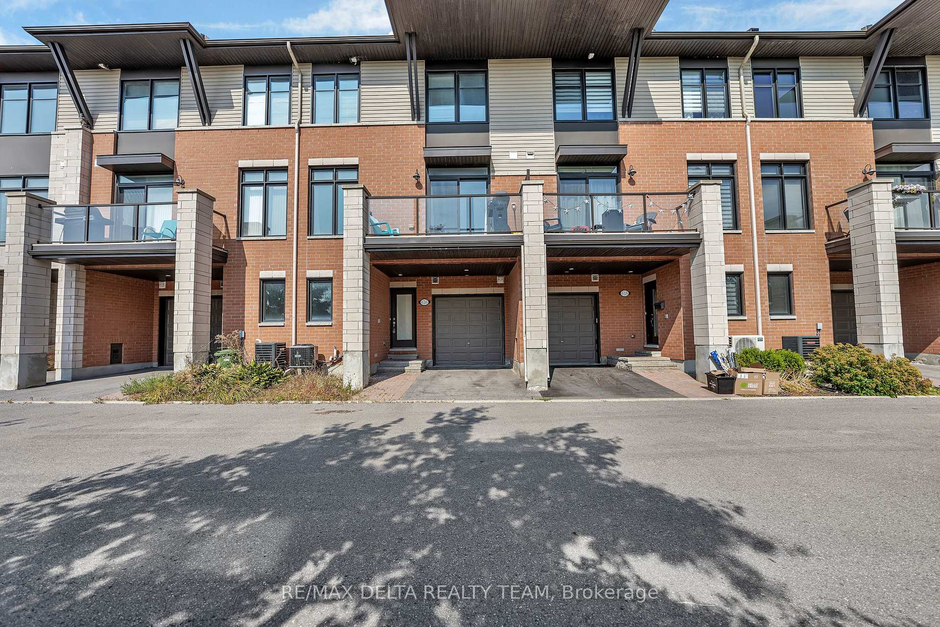 Photo 1 of 616 Chaperal Private, Ottawa, Avalon West — HOMEH