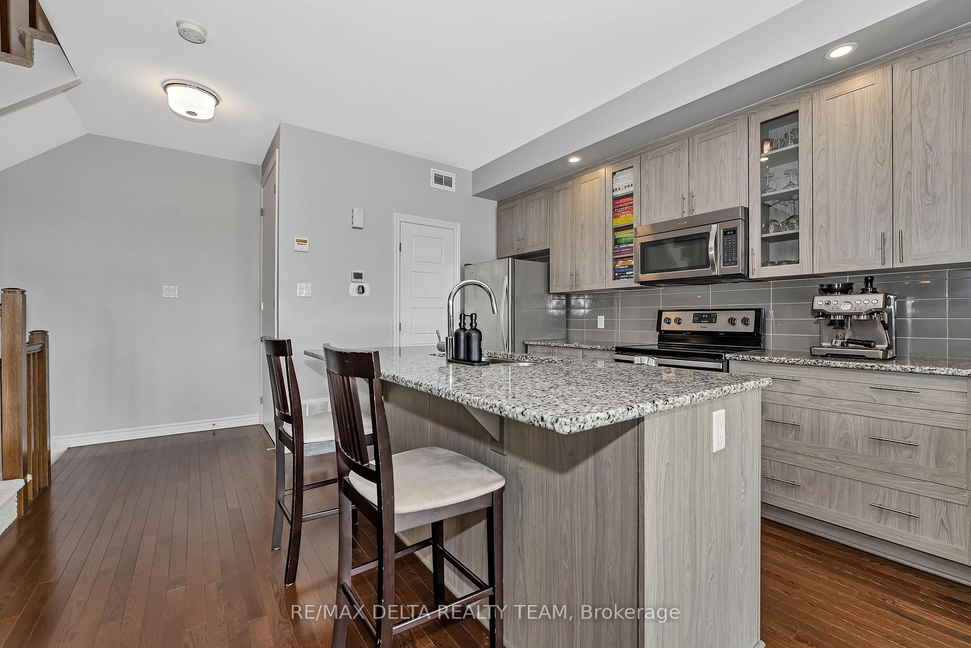 Photo 12 of 616 Chaperal Private, Ottawa, Avalon West — HOMEH