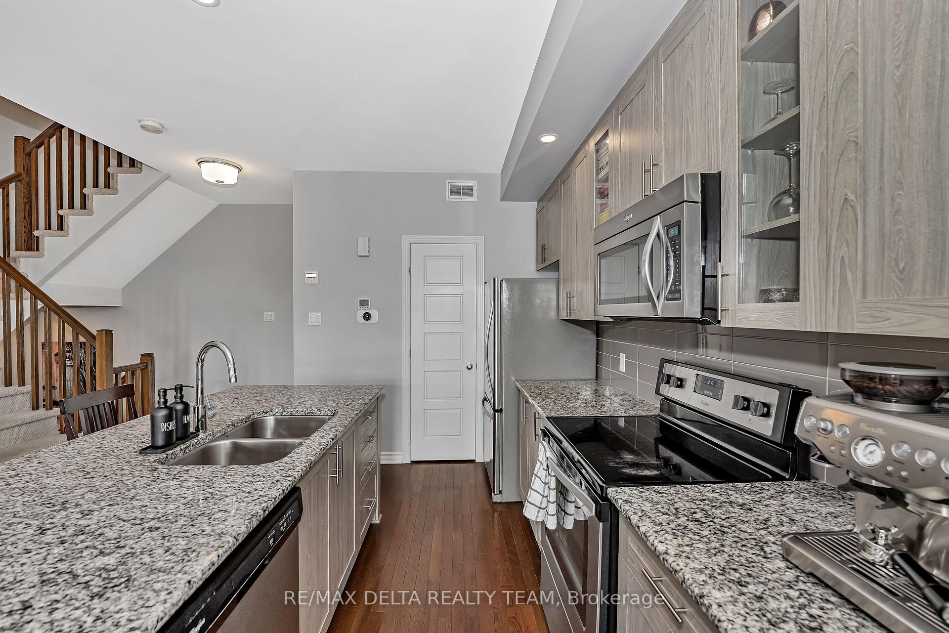 Photo 13 of 616 Chaperal Private, Ottawa, Avalon West — HOMEH