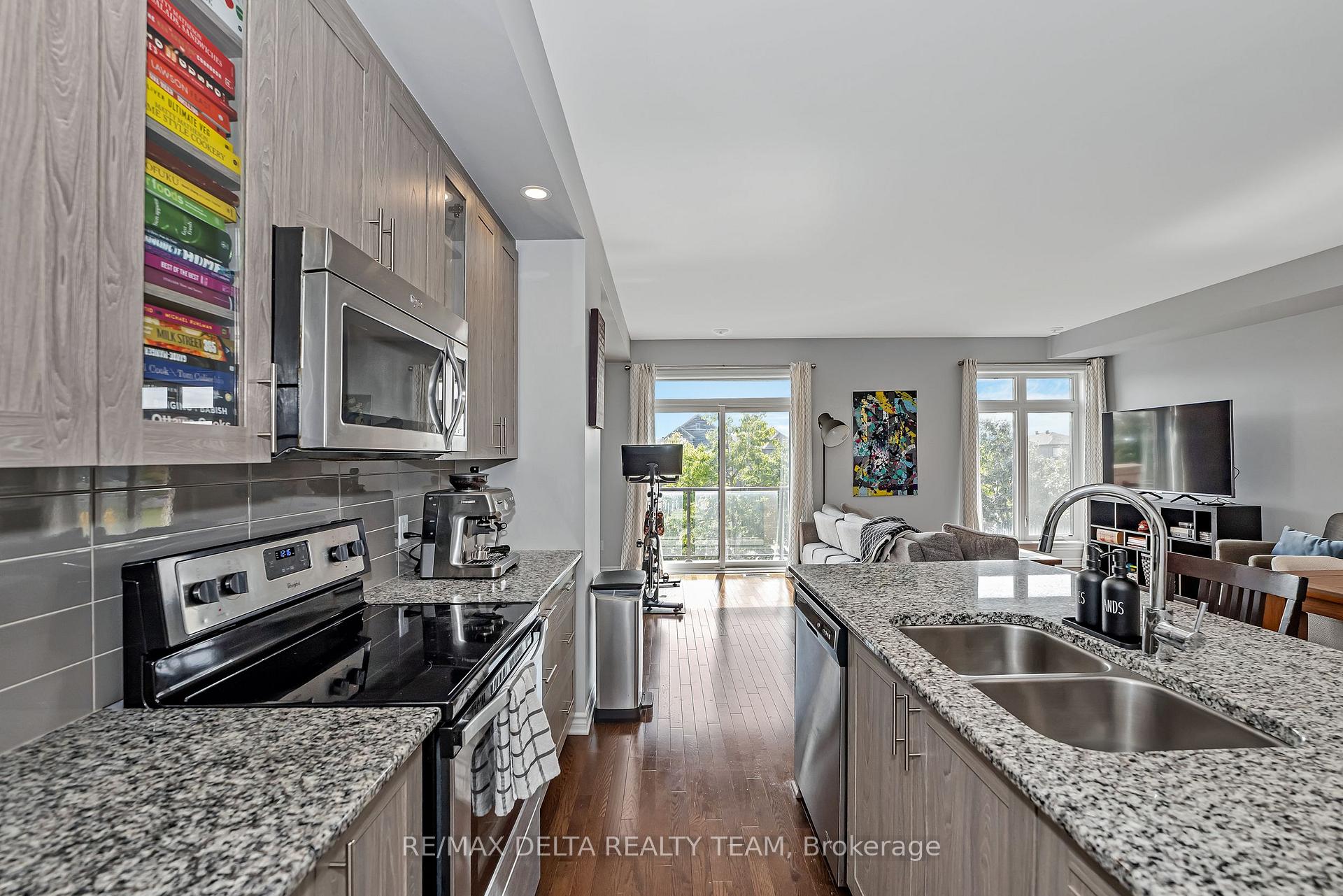 Photo 14 of 616 Chaperal Private, Ottawa, Avalon West — HOMEH