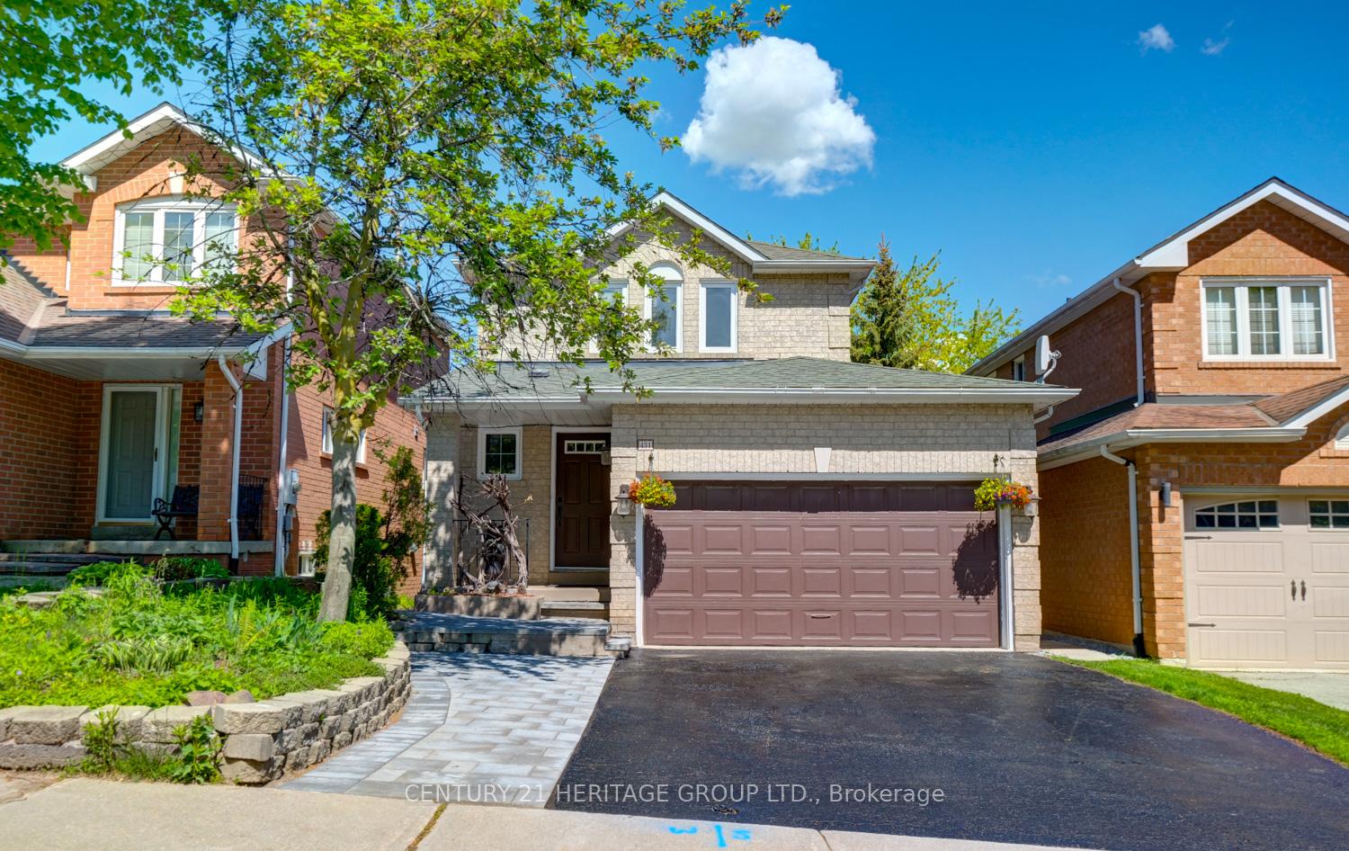 Front of Unit Upper, 431 Carruthers Avenue