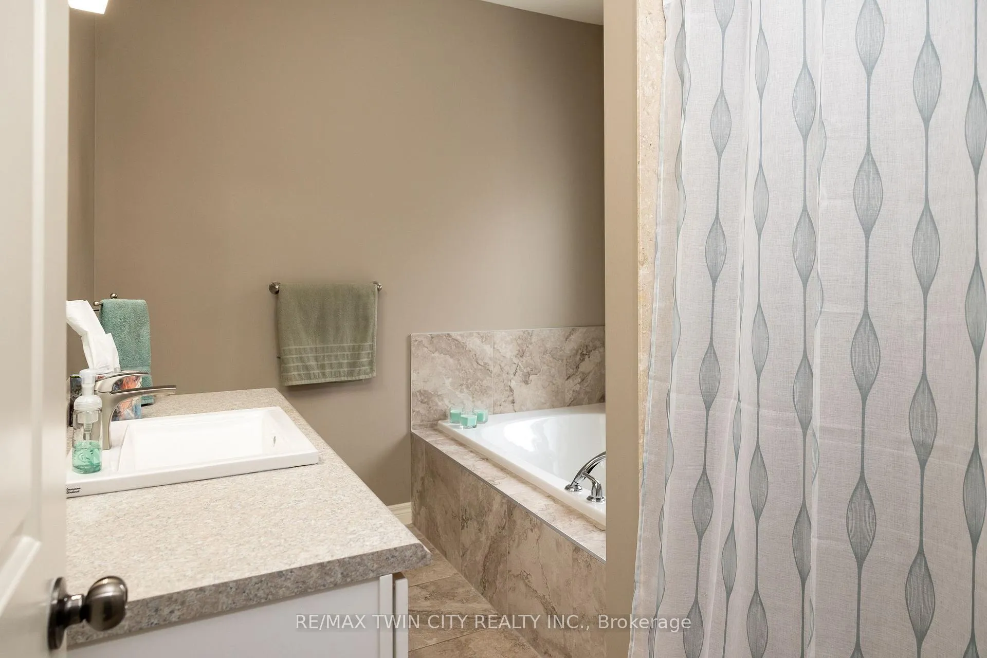 Photo 19 of 72 Newport Lane, Norfolk, Port Dover — HOMEH