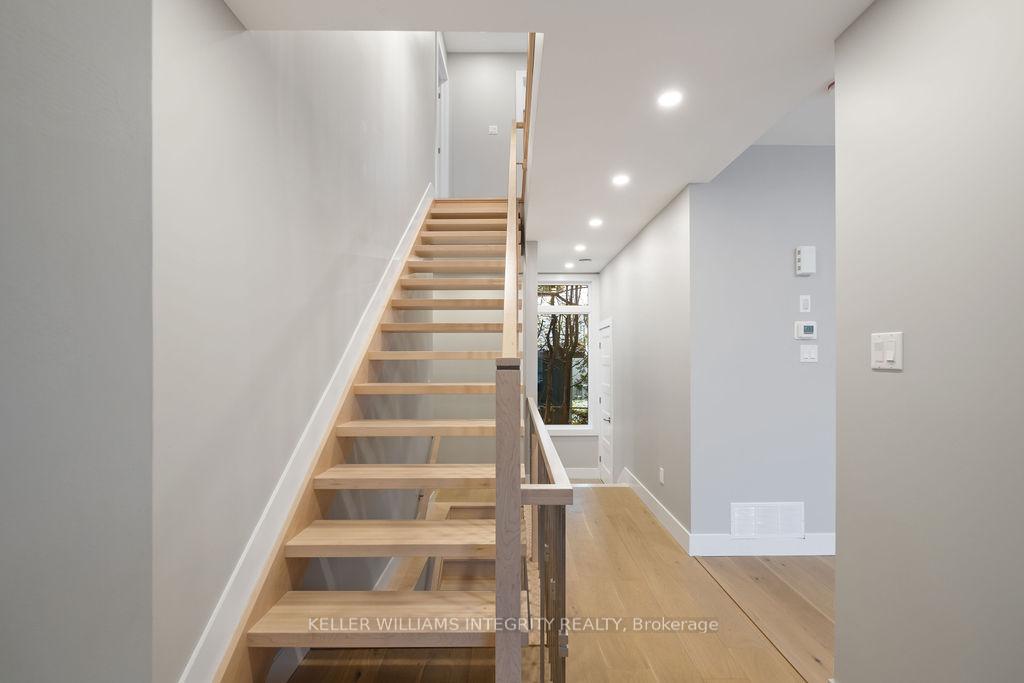 Photo 3 of Unit A, 11 Quill Street, Ottawa, Overbrook/Castle Heights — HOMEH