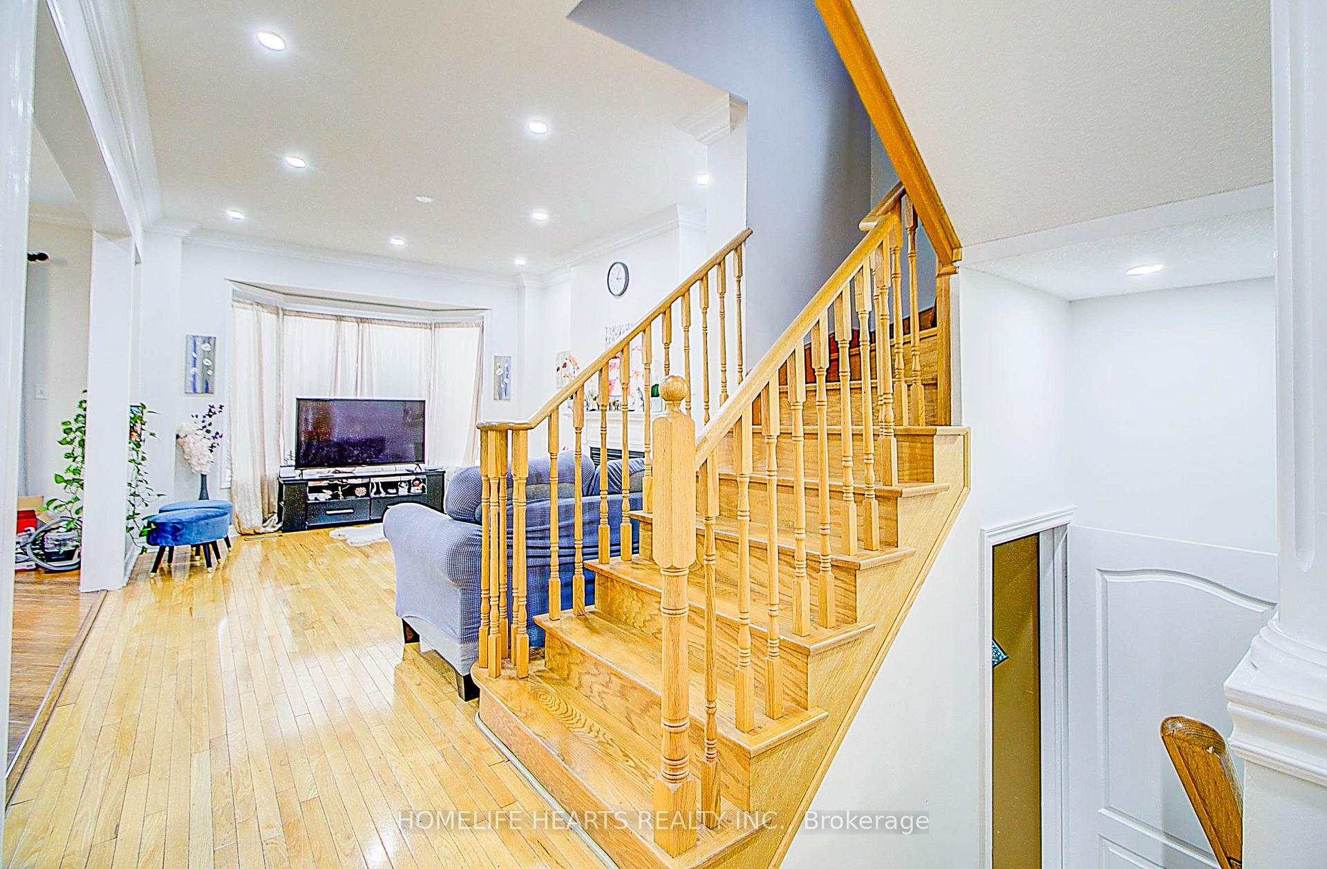 Photo 10 of 38 Saffron Street E, Markham, Greensborough — HOMEH