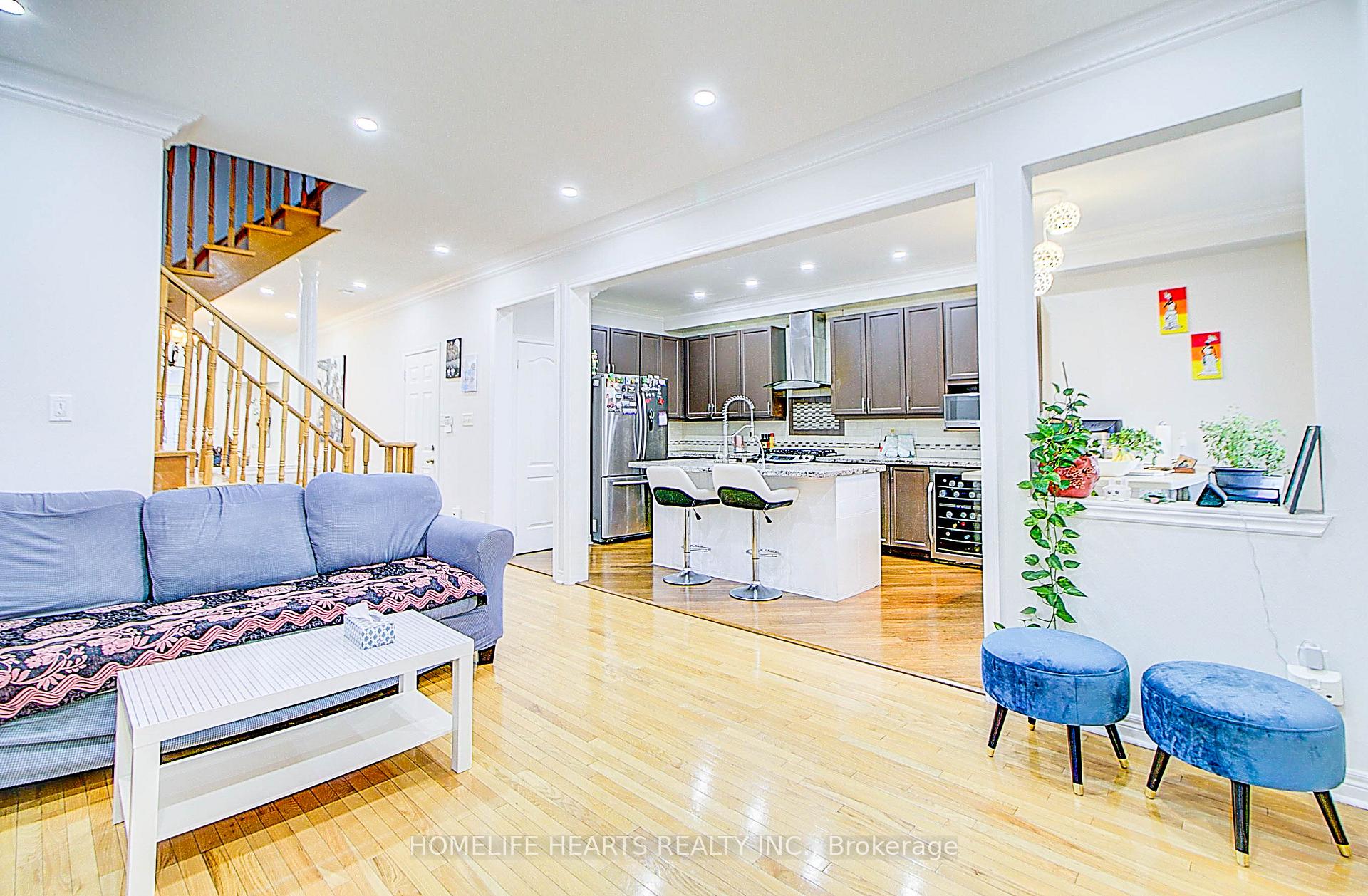 Photo 12 of 38 Saffron Street E, Markham, Greensborough — HOMEH