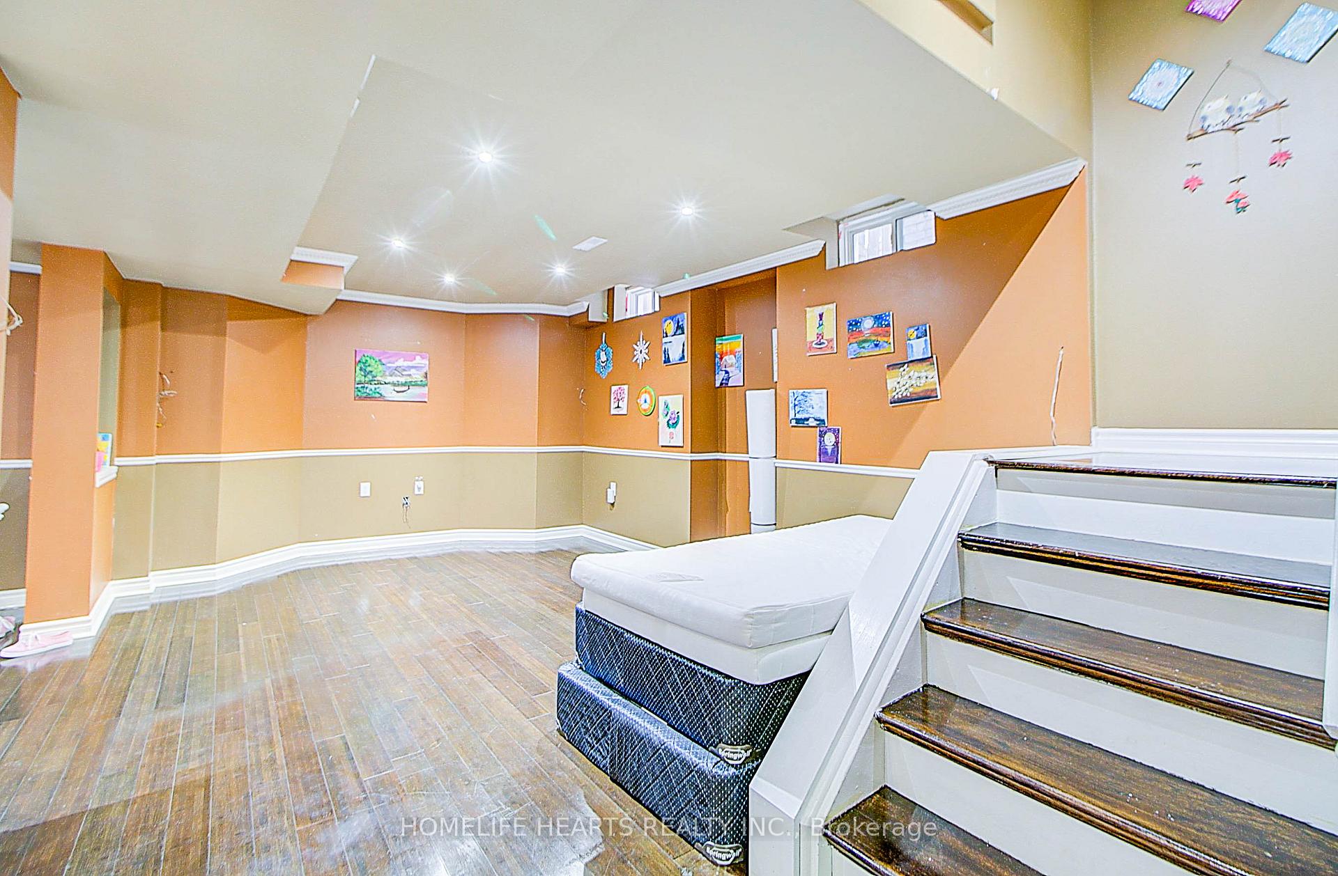 Photo 35 of 38 Saffron Street E, Markham, Greensborough — HOMEH