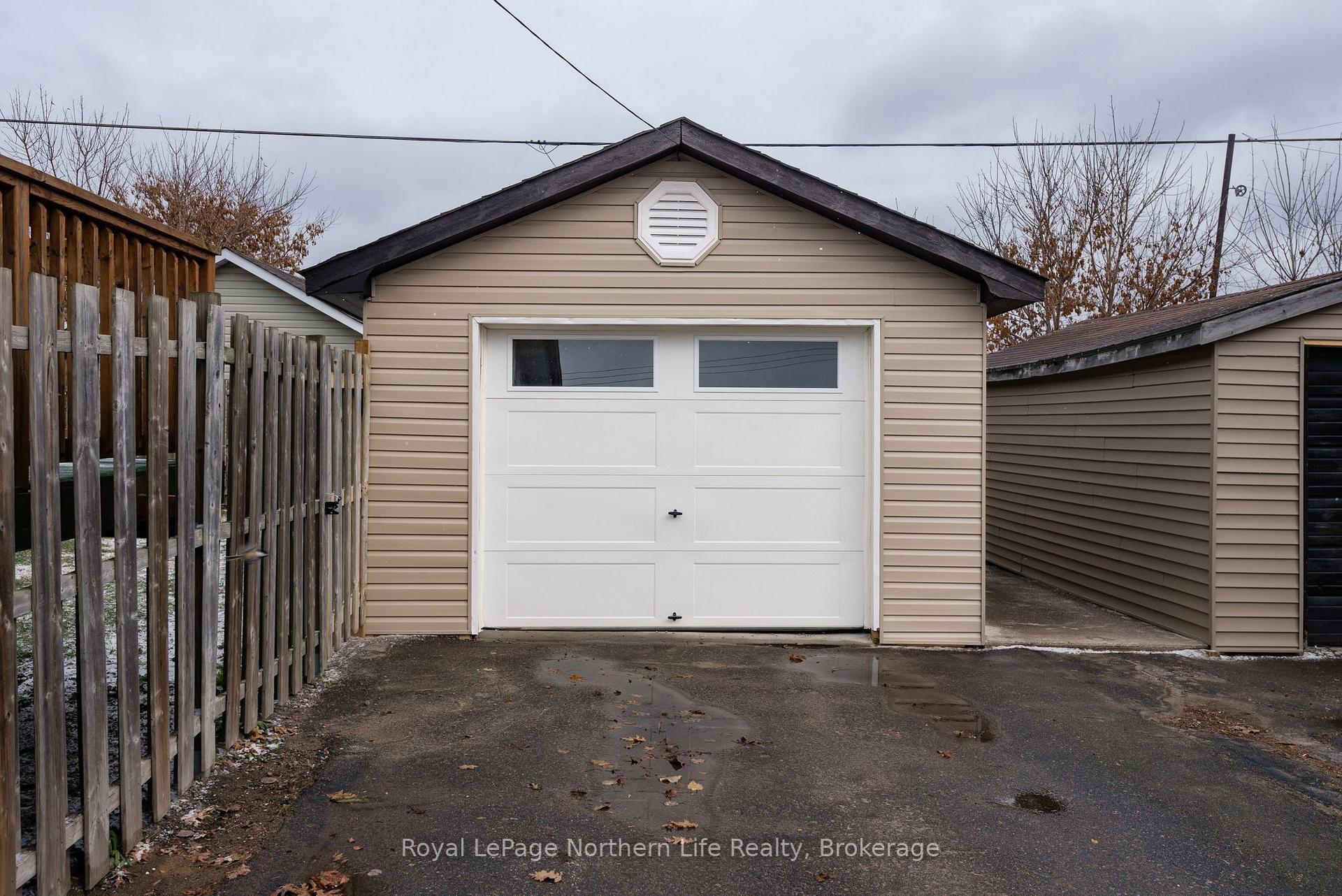 Photo 3 of 80 Lee Avenue, North Bay, Ferris — HOMEH