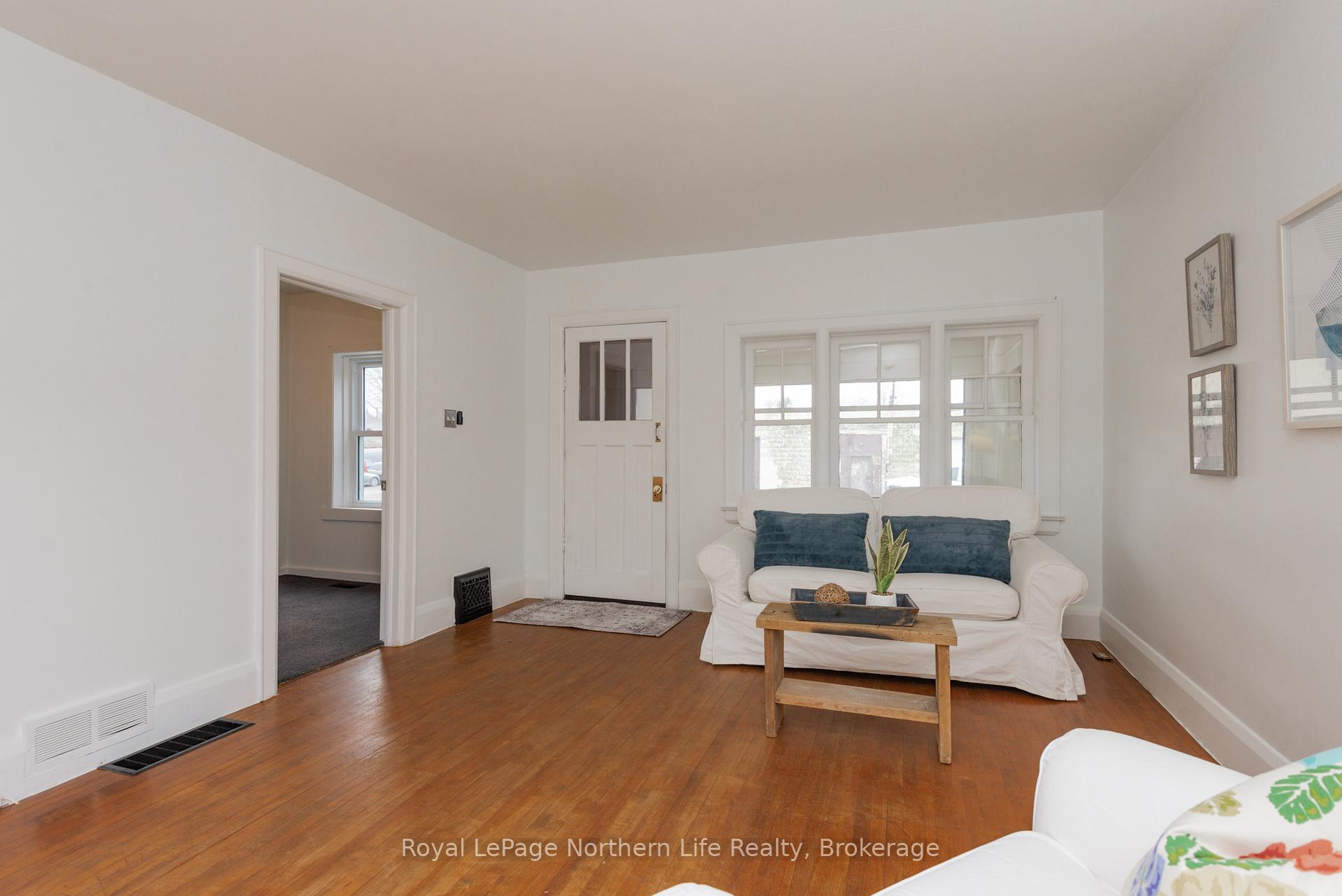 Photo 11 of 80 Lee Avenue, North Bay, Ferris — HOMEH