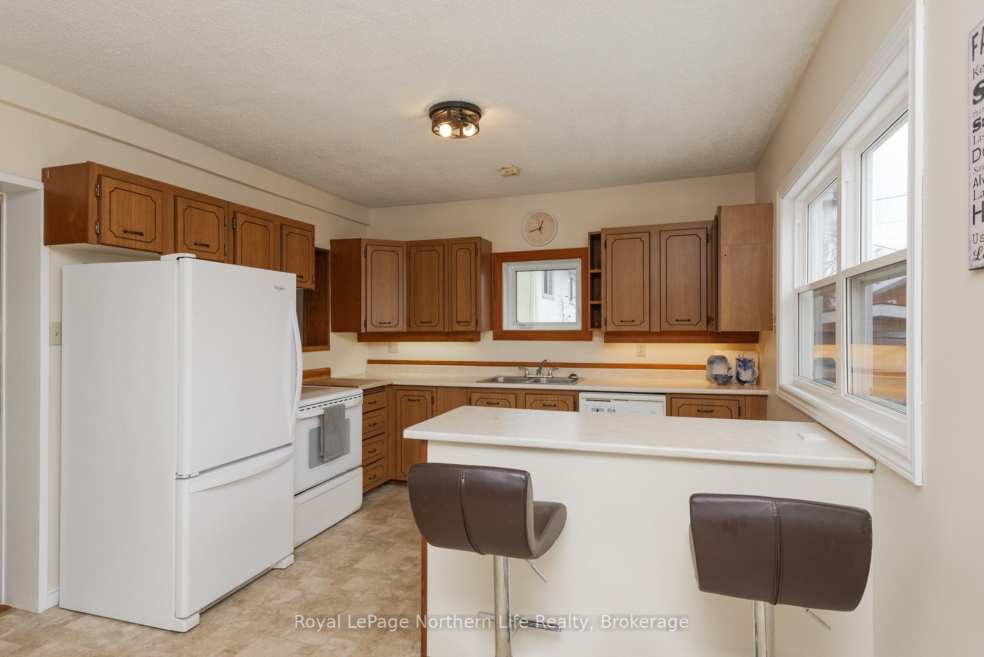Photo 18 of 80 Lee Avenue, North Bay, Ferris — HOMEH