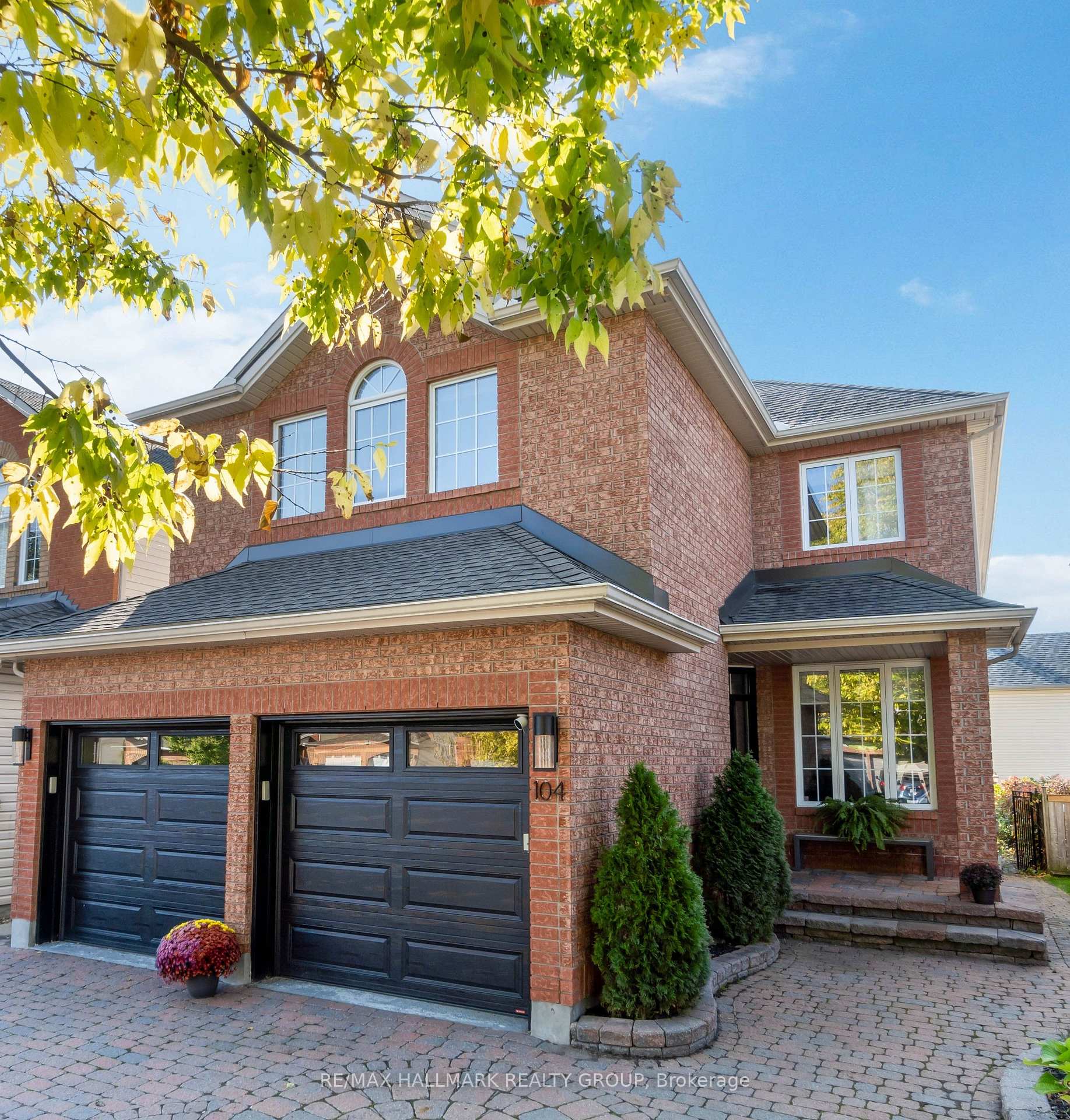 Front of 104 Meadowcroft Crescent