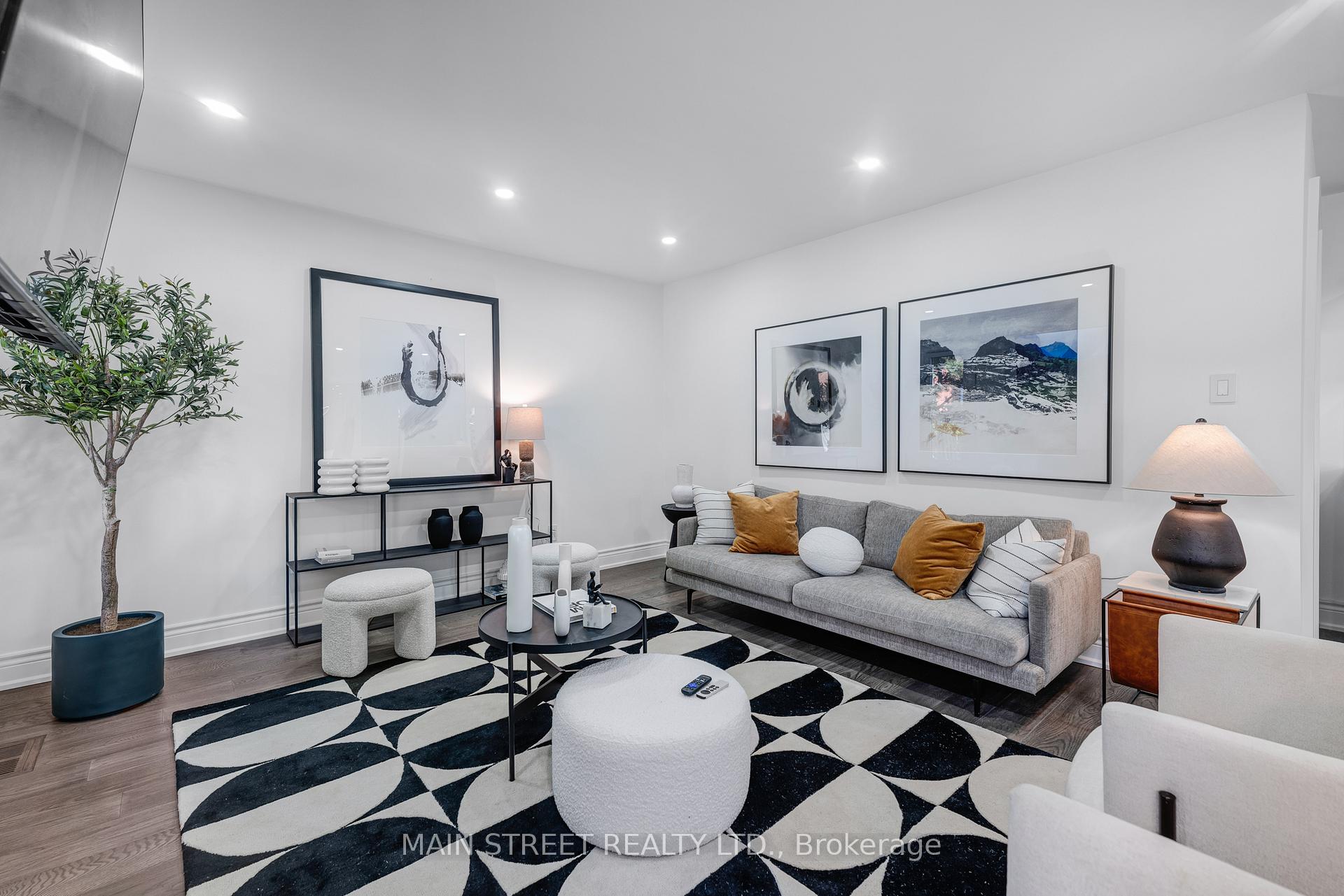 Photo 4 of 36 Nelson Circle, Newmarket, Armitage — HOMEH