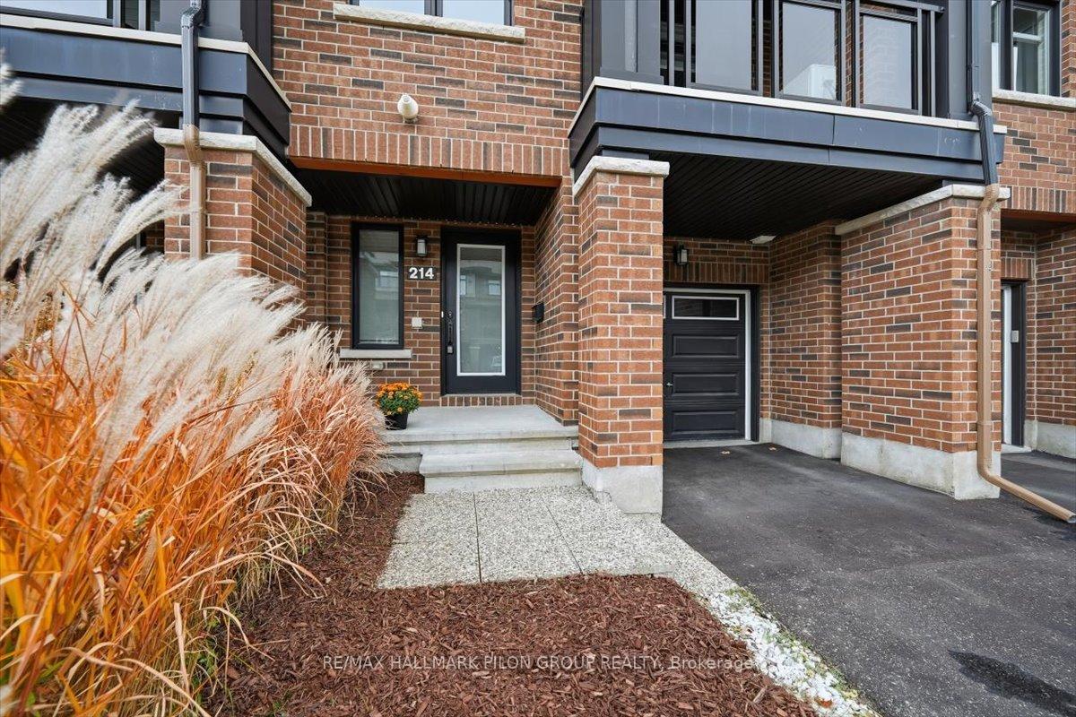 Photo 2 of 214 Dragonfly Walk, Ottawa, Mer Bleue/Bradley Estates/Anderson Park — HOMEH