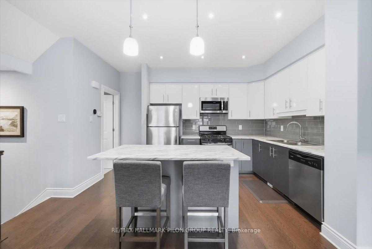 Photo 4 of 214 Dragonfly Walk, Ottawa, Mer Bleue/Bradley Estates/Anderson Park — HOMEH