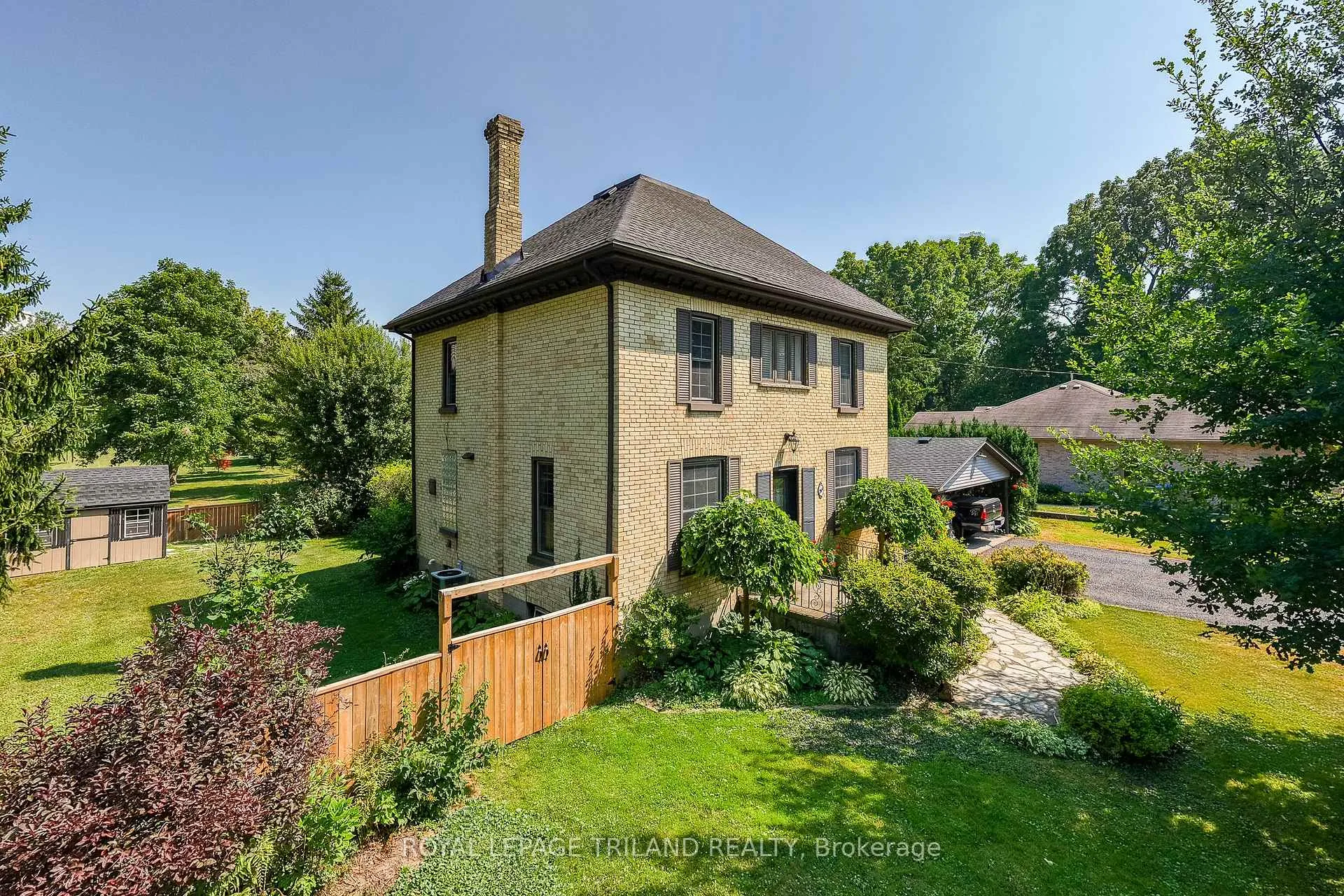 Photo 2 of 264 George Street, North Middlesex, Parkhill — HOMEH