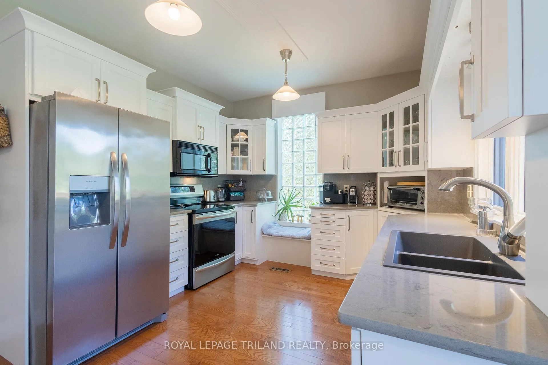 Photo 15 of 264 George Street, North Middlesex, Parkhill — HOMEH