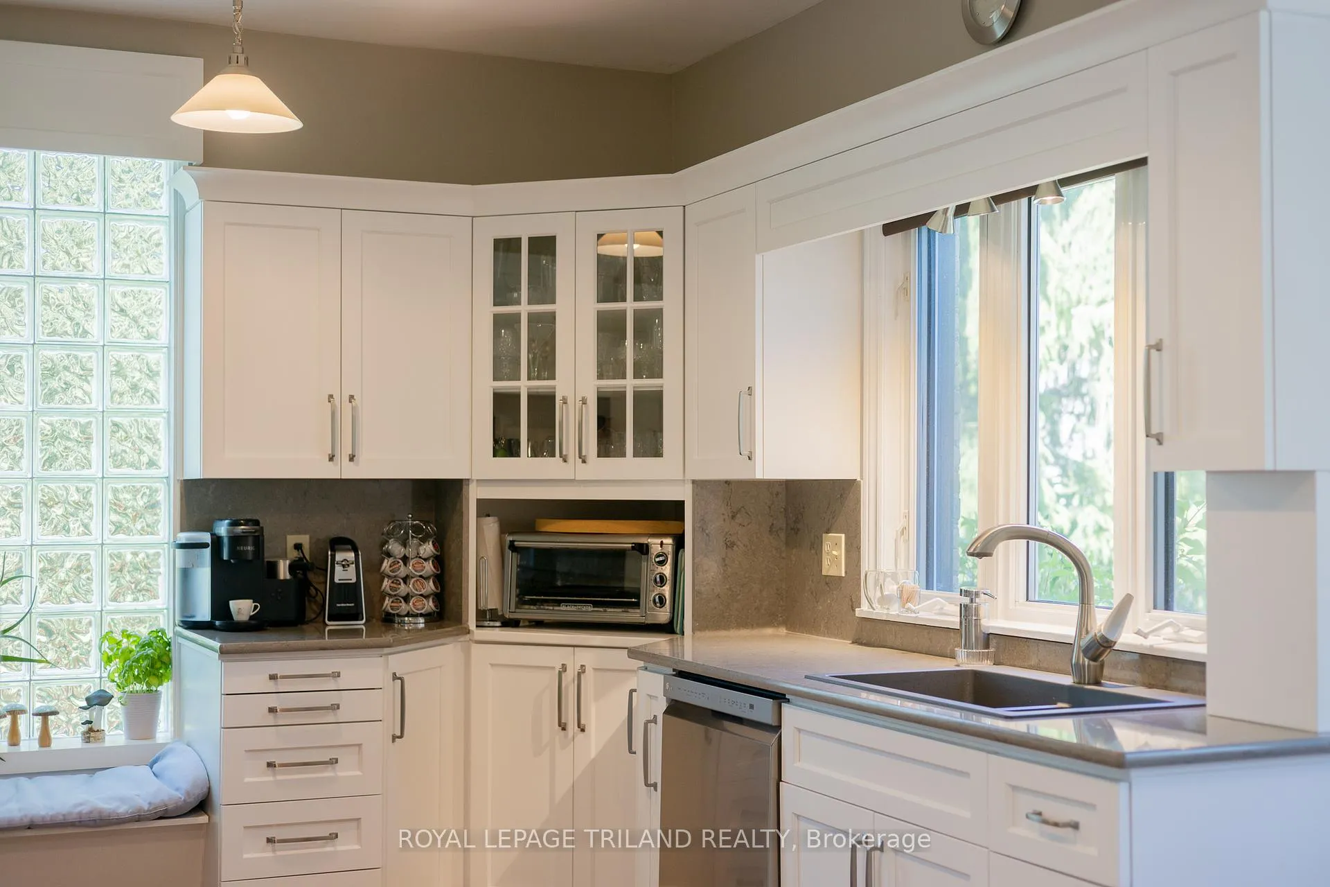 Photo 21 of 264 George Street, North Middlesex, Parkhill — HOMEH