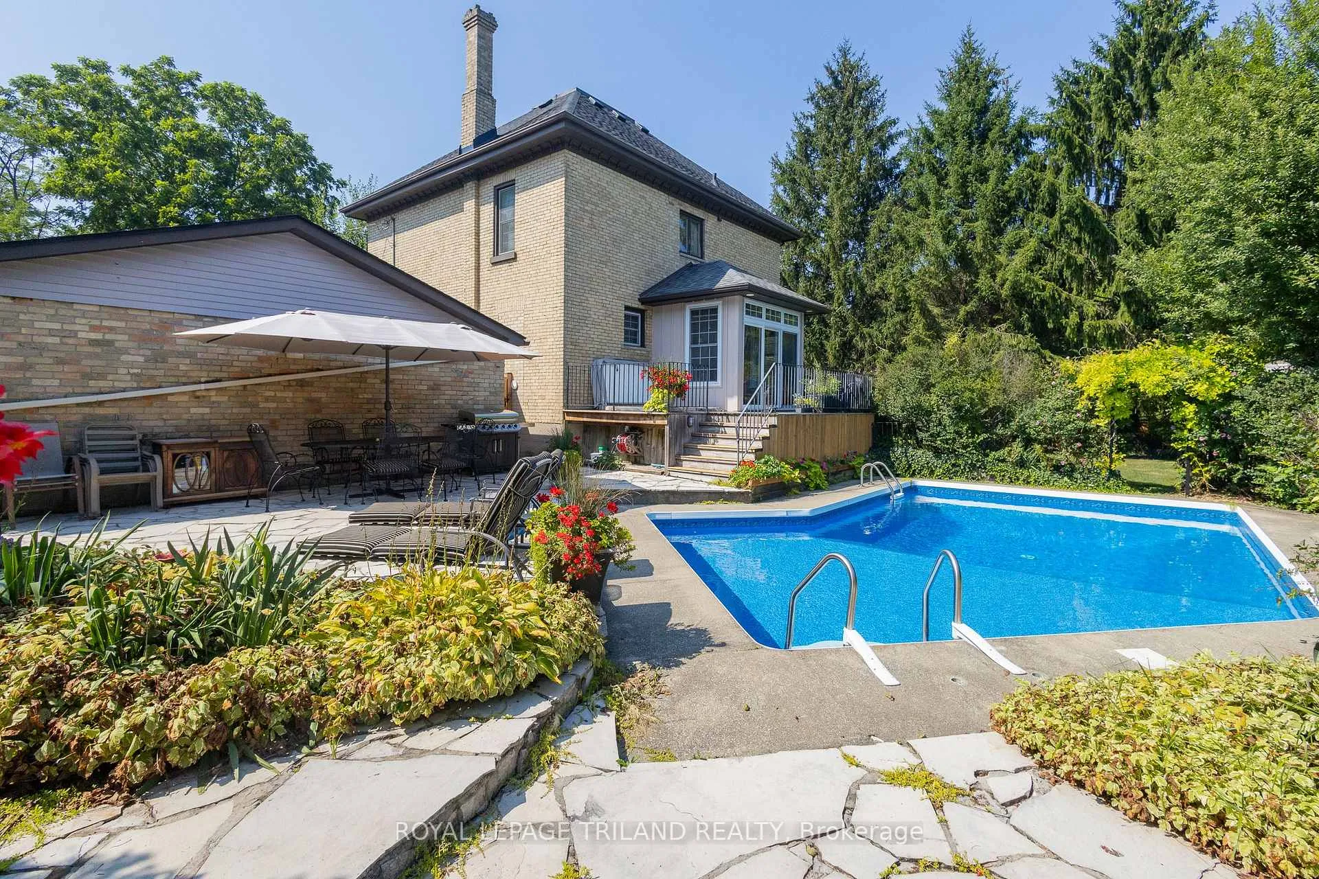 Photo 36 of 264 George Street, North Middlesex, Parkhill — HOMEH