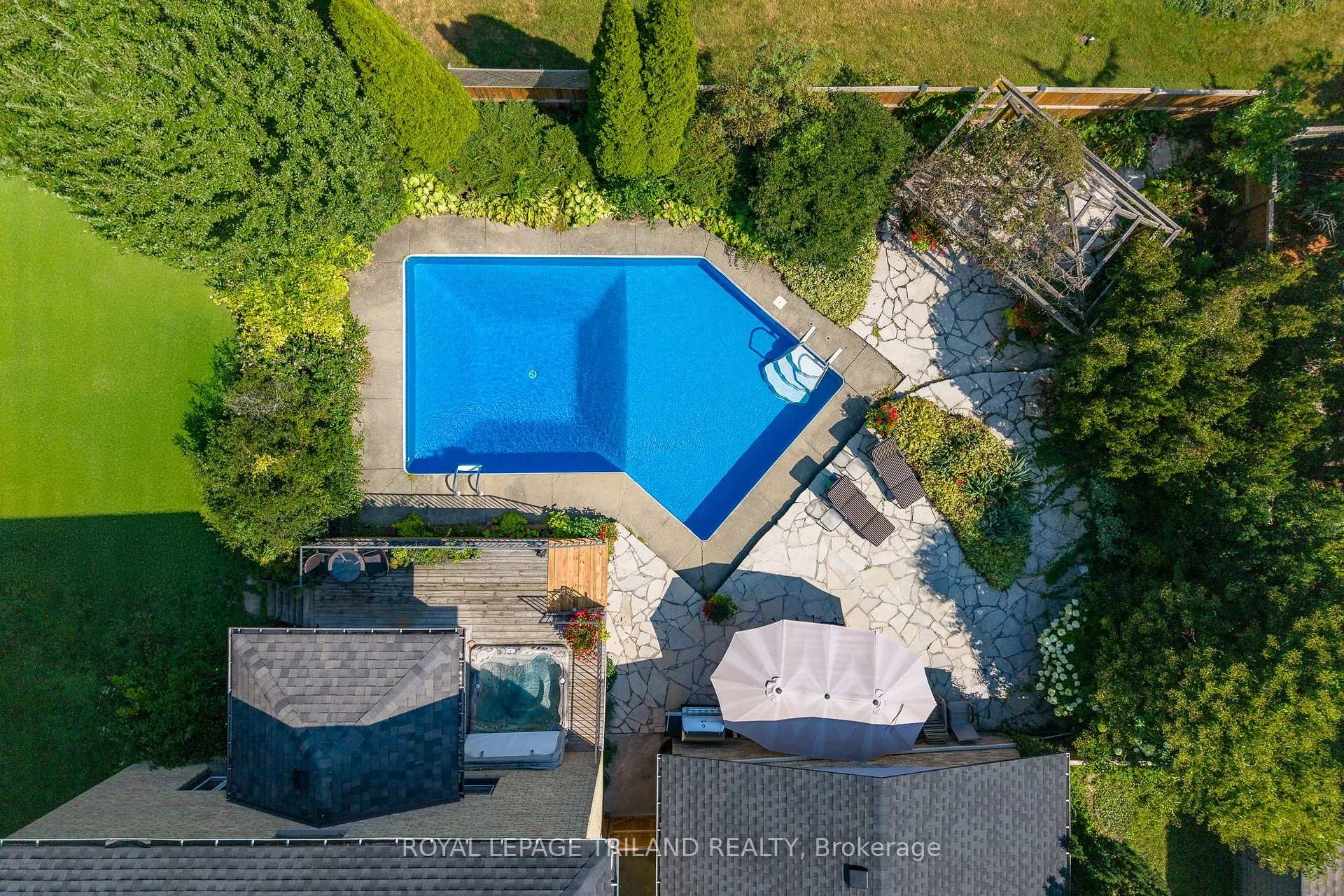 Photo 45 of 264 George Street, North Middlesex, Parkhill — HOMEH