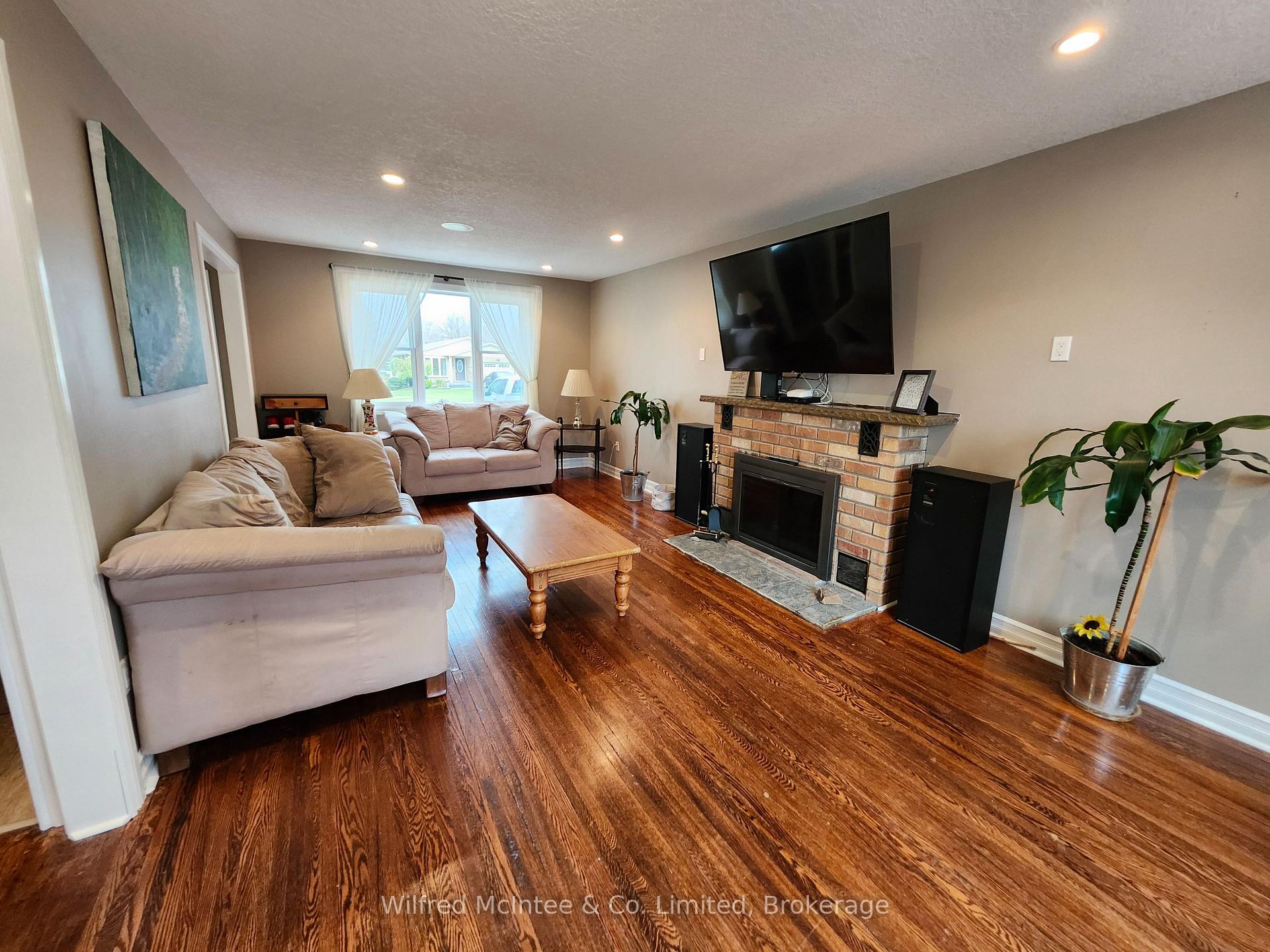 Photo 7 of 135 Catherine Street, North Huron, Wingham — HOMEH