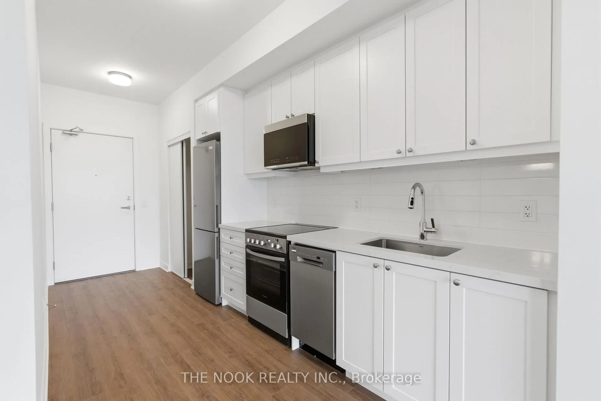 Photo 8 of Unit 603, 51 Clarington Boulevard, Clarington, Bowmanville — HOMEH