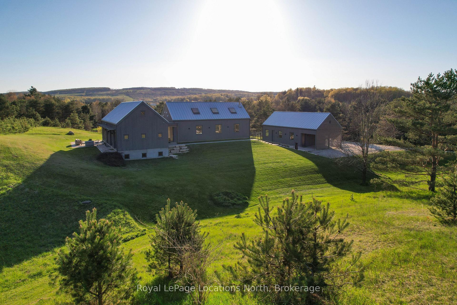 Photo 7 of 938444 Airport Road, Mulmur, Rural Mulmur — HOMEH