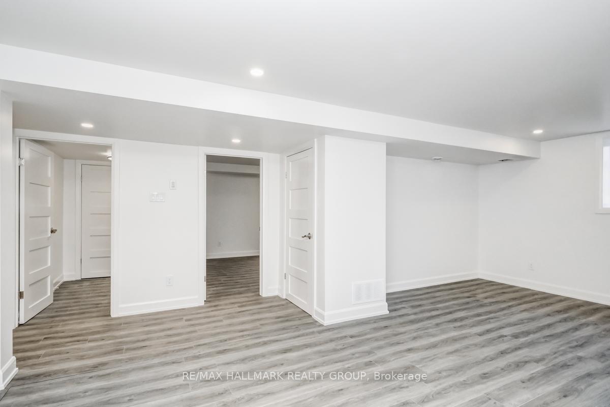 Photo 7 of Unit B, 846 Trojan Avenue, Ottawa, Castle Heights/Rideau High — HOMEH