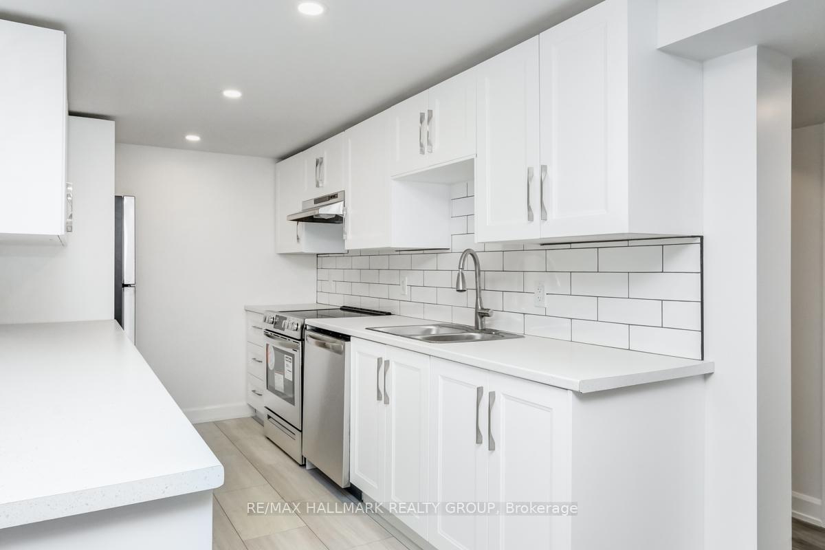 Photo 10 of Unit B, 846 Trojan Avenue, Ottawa, Castle Heights/Rideau High — HOMEH