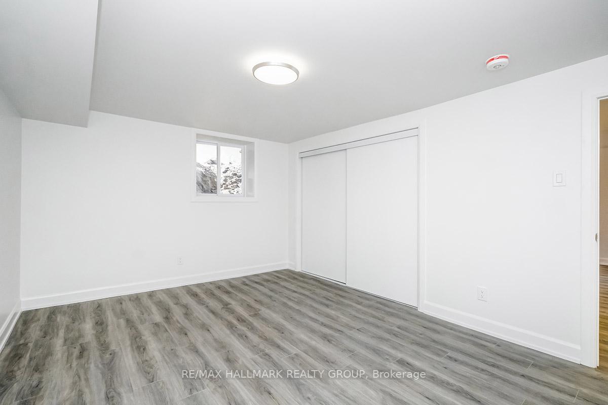 Photo 13 of Unit B, 846 Trojan Avenue, Ottawa, Castle Heights/Rideau High — HOMEH