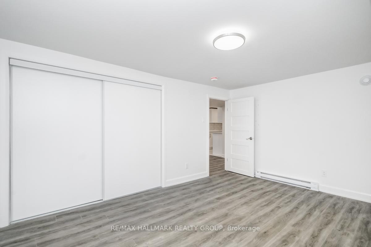 Photo 14 of Unit B, 846 Trojan Avenue, Ottawa, Castle Heights/Rideau High — HOMEH