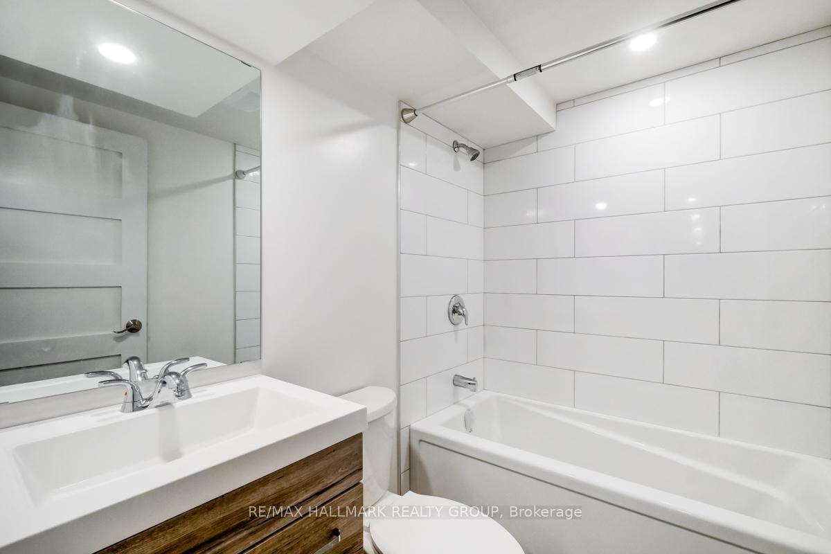 Photo 17 of Unit B, 846 Trojan Avenue, Ottawa, Castle Heights/Rideau High — HOMEH