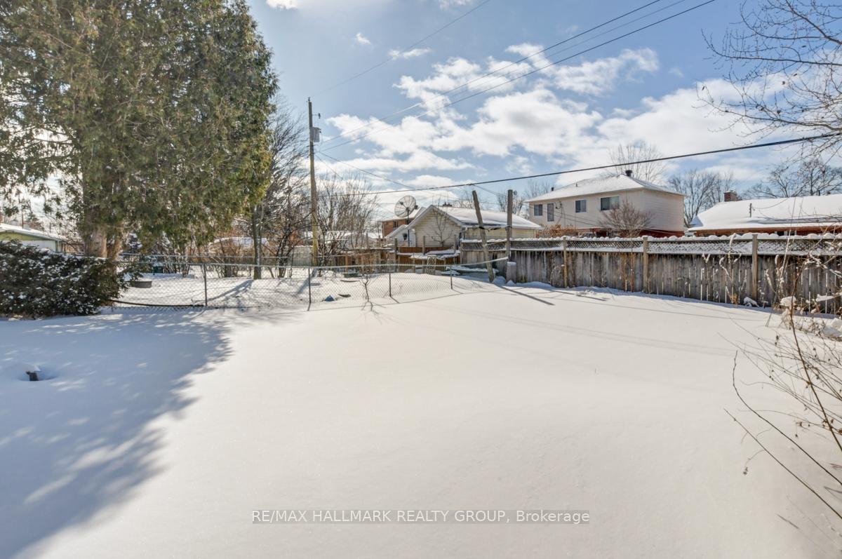 Photo 19 of Unit B, 846 Trojan Avenue, Ottawa, Castle Heights/Rideau High — HOMEH