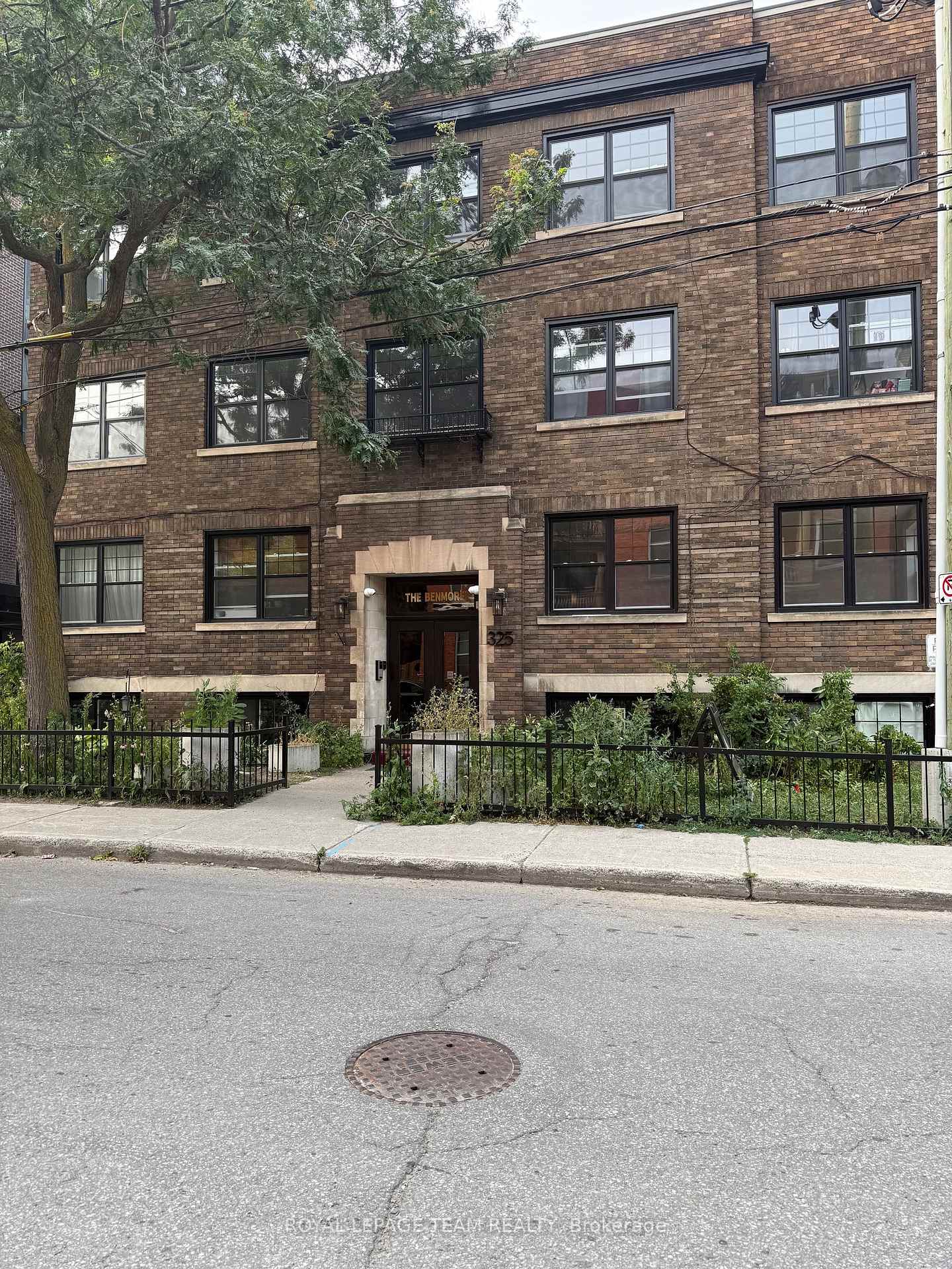 Photo 1 of Unit 2, 325 Cooper Street, Ottawa, Ottawa Centre — HOMEH
