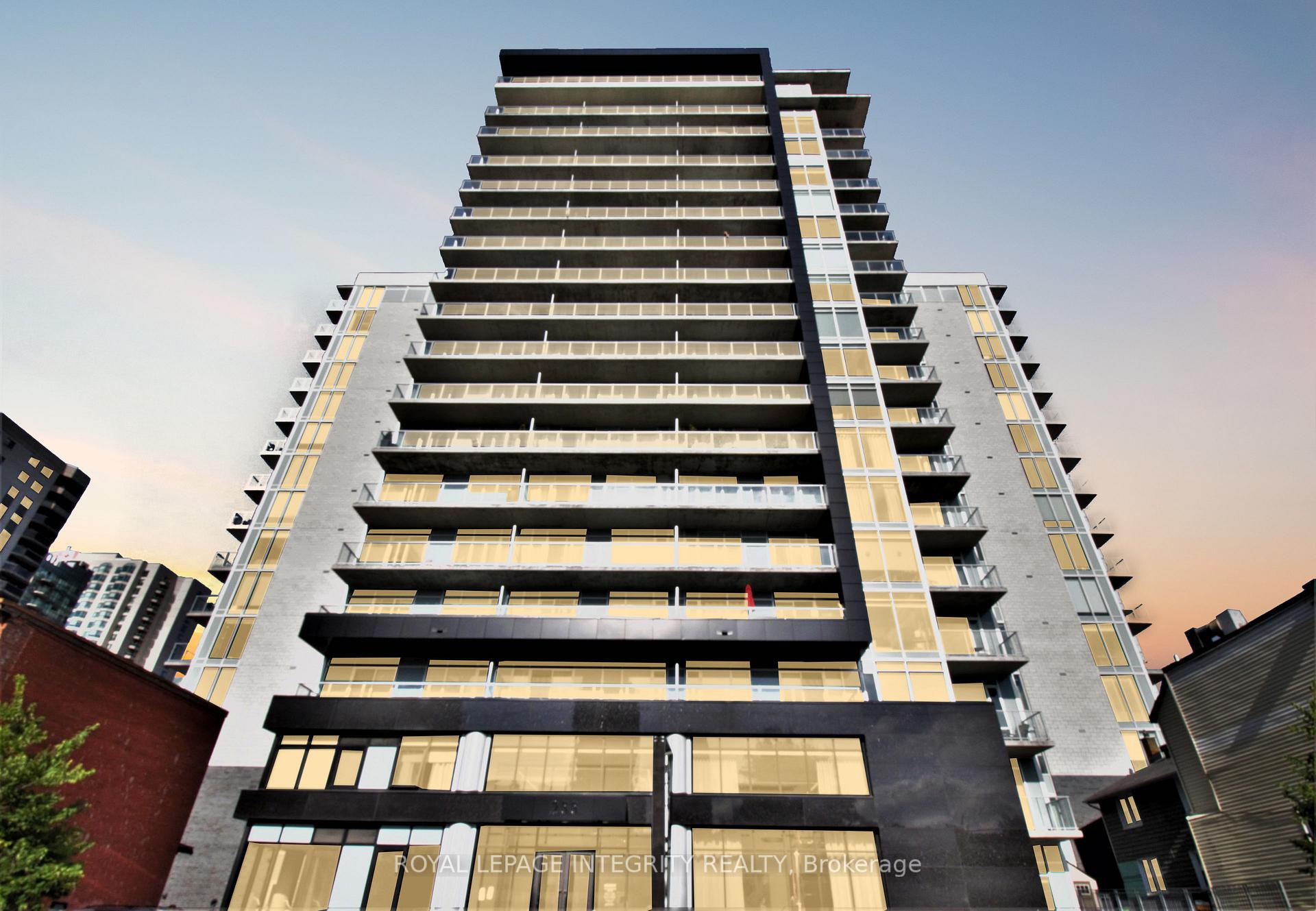 Front of Unit 808, 255 Bay Street