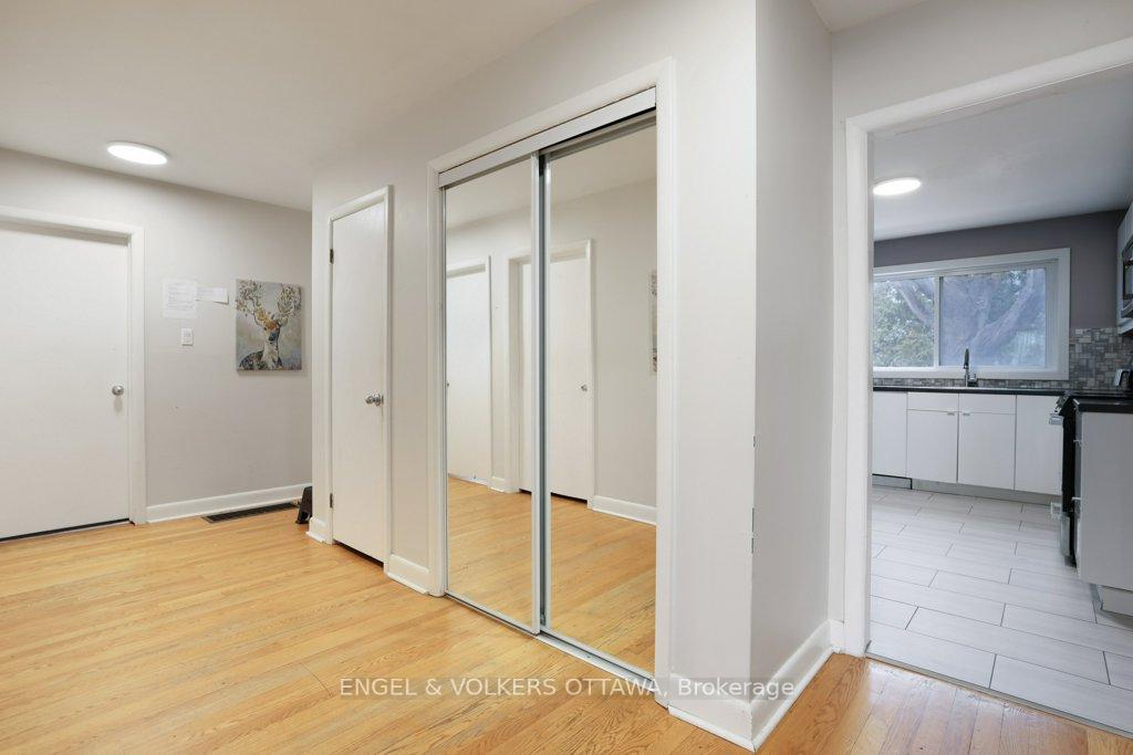 Photo 4 of 919 Bermuda Avenue, Ottawa, Carson Meadows — HOMEH