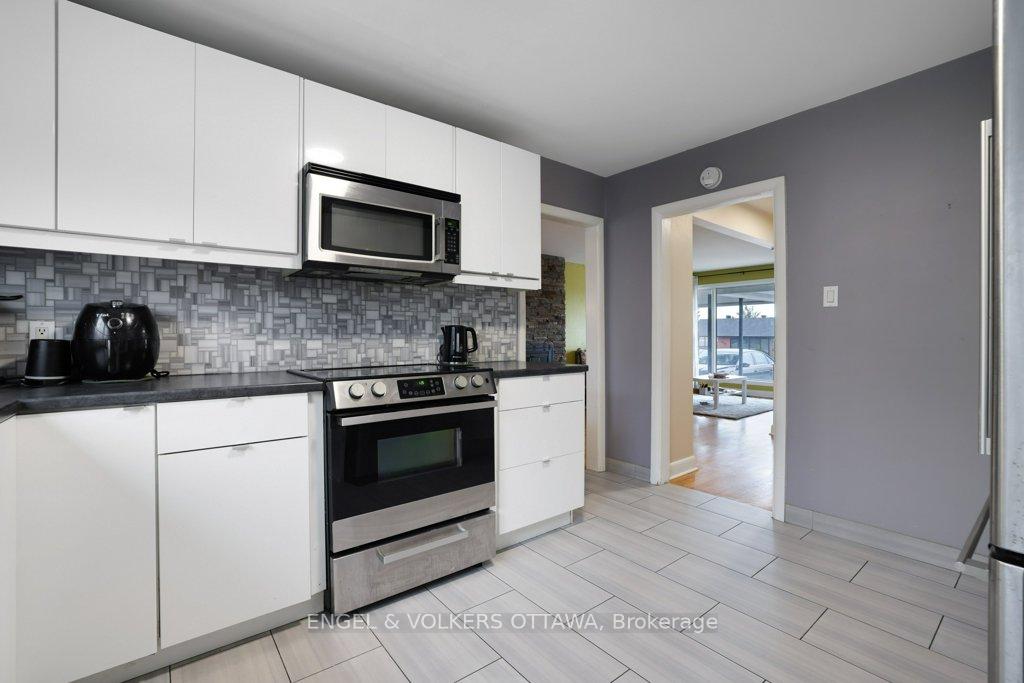 Photo 16 of 919 Bermuda Avenue, Ottawa, Carson Meadows — HOMEH